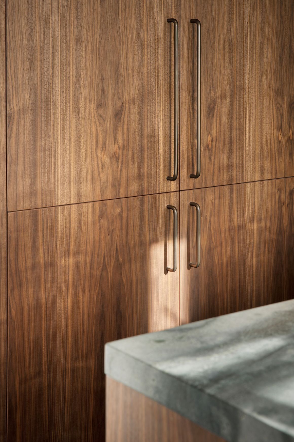 HB2200 Series D Pull Handles