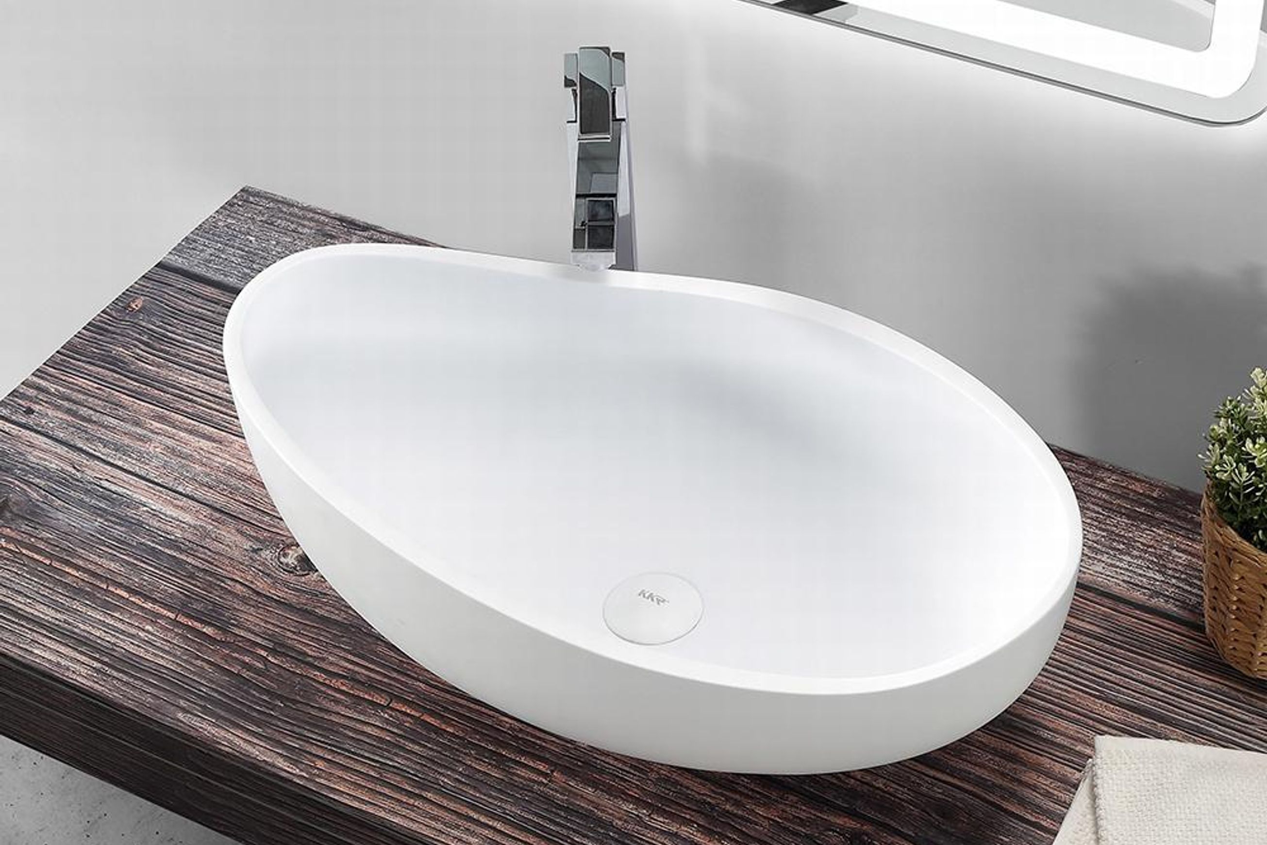 B1116 Hugi Deep Counter Top Basin 615mm