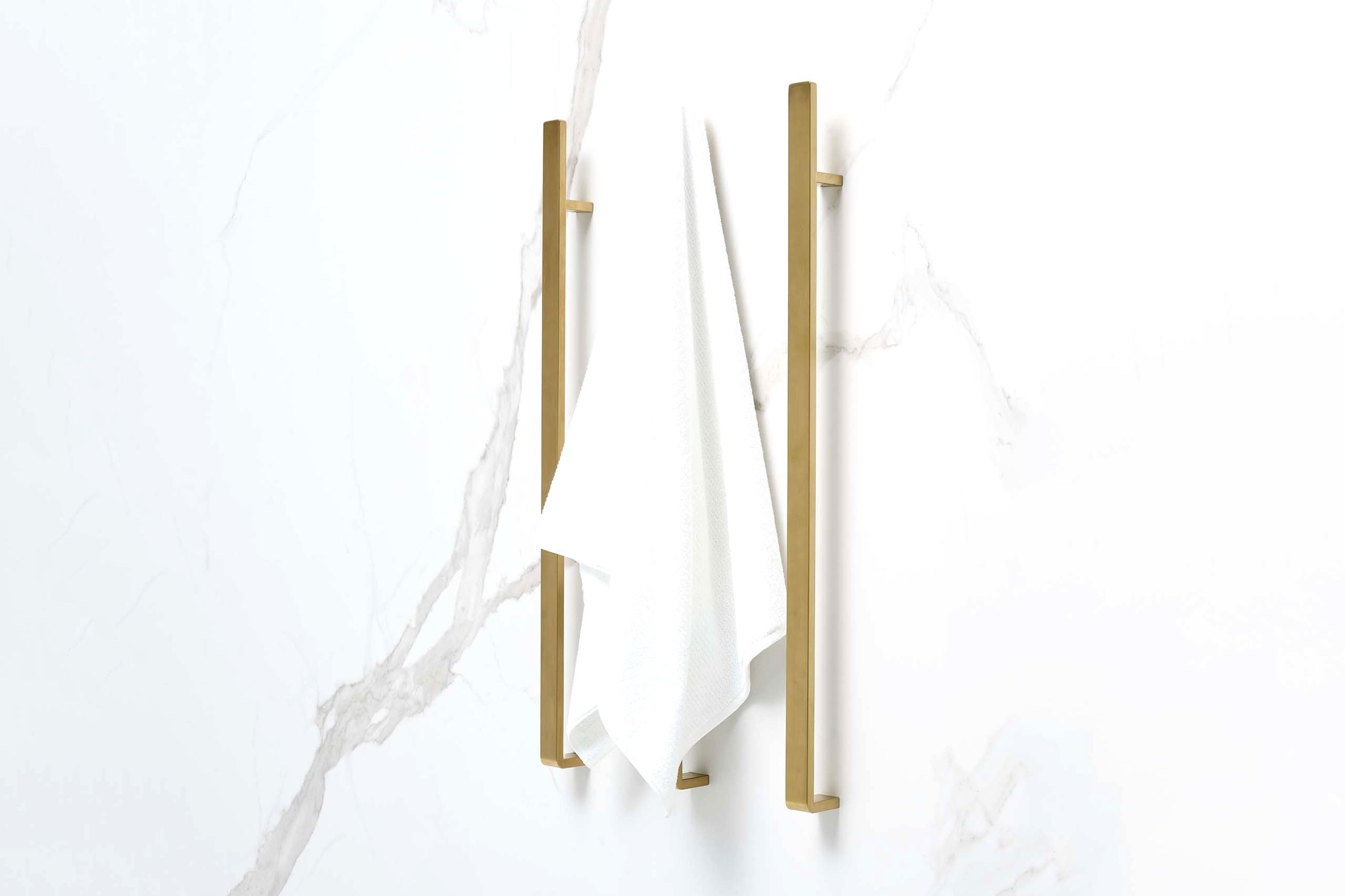Icona - Mont Vertical Heated Towel Rails