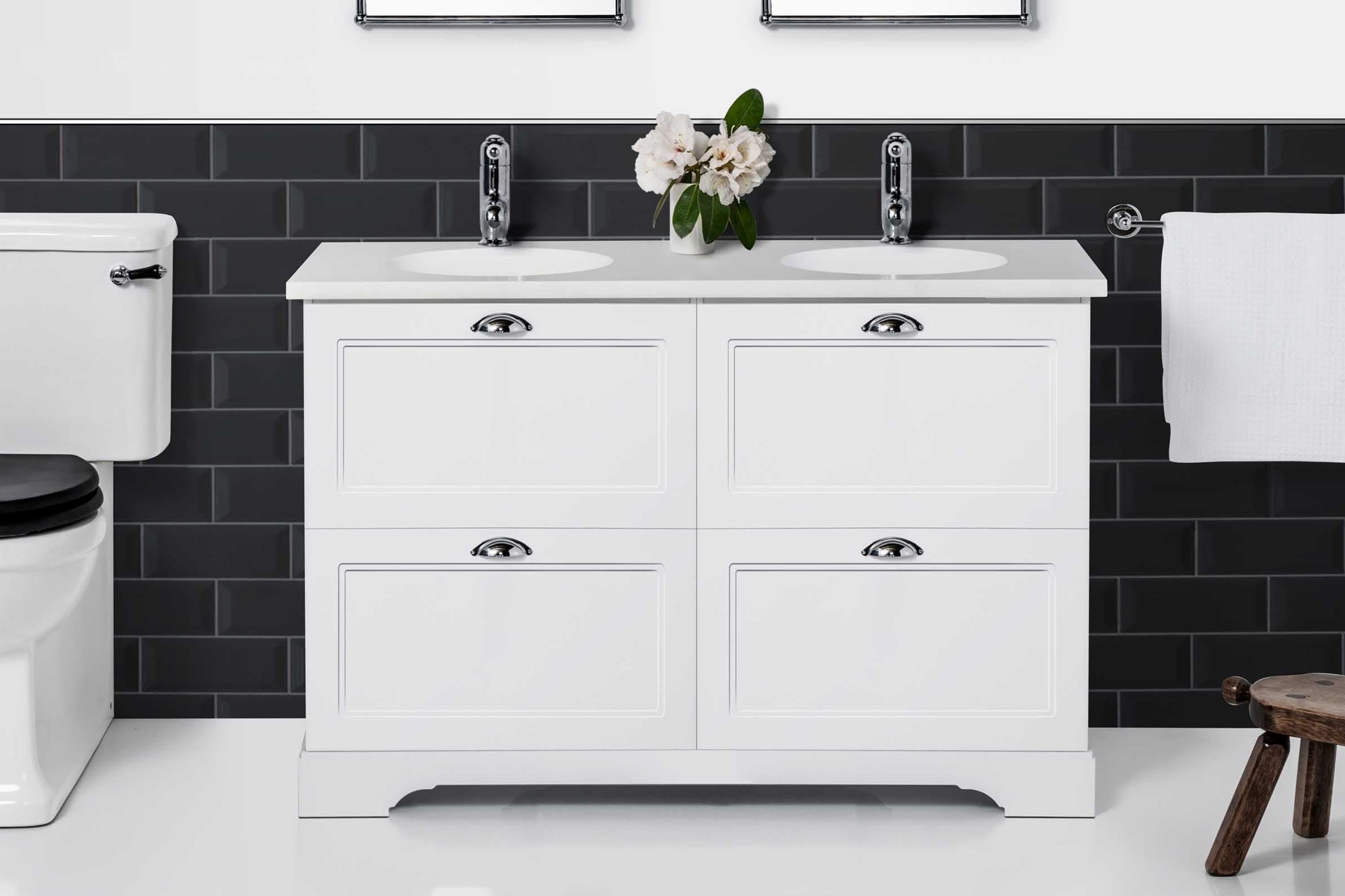 English Classic Floorstanding Vanity, 4 Drawers