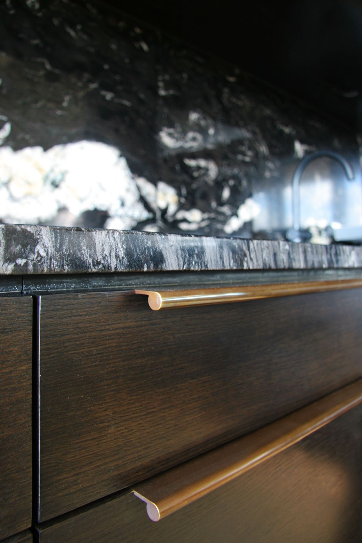 HB 385 Continuous Drawer Pull for Cabinetry