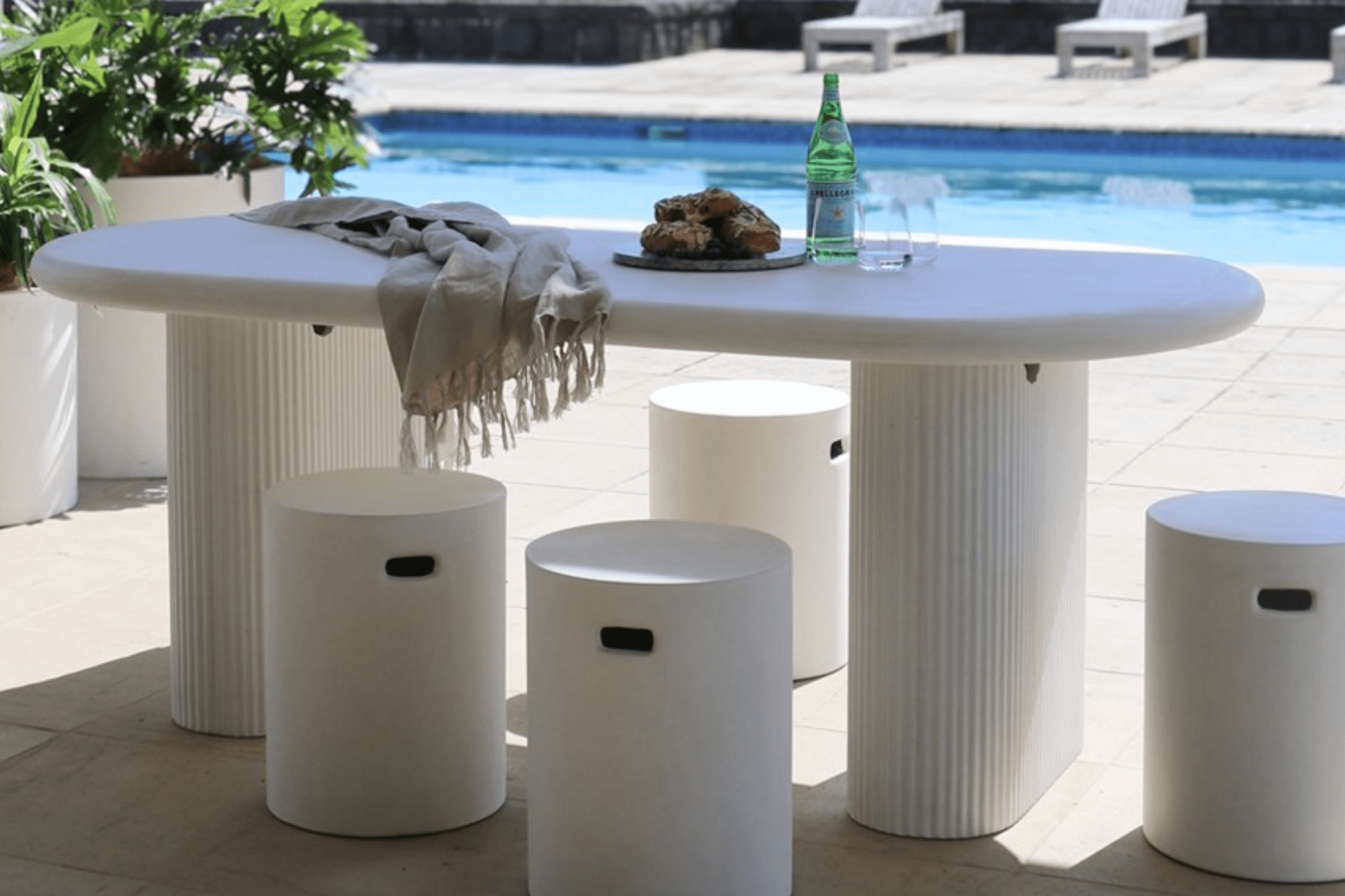 Solona Outdoor Concrete Table