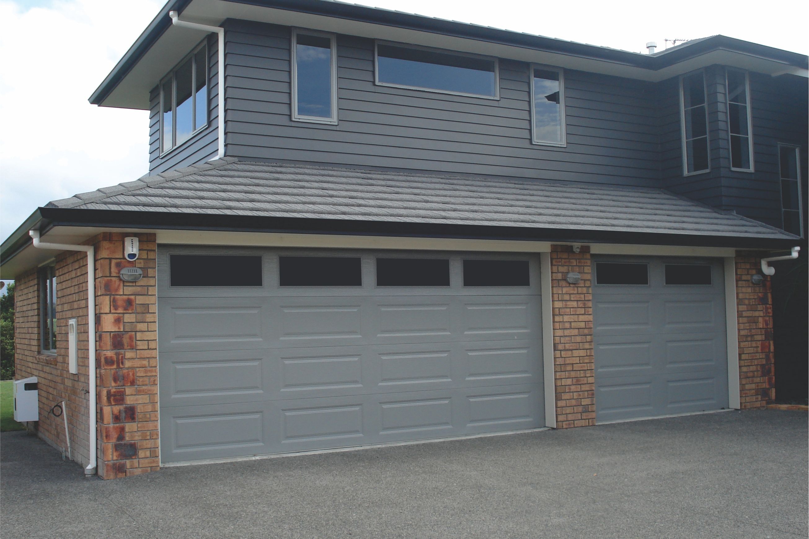 Dominator Somerset Garage Doors