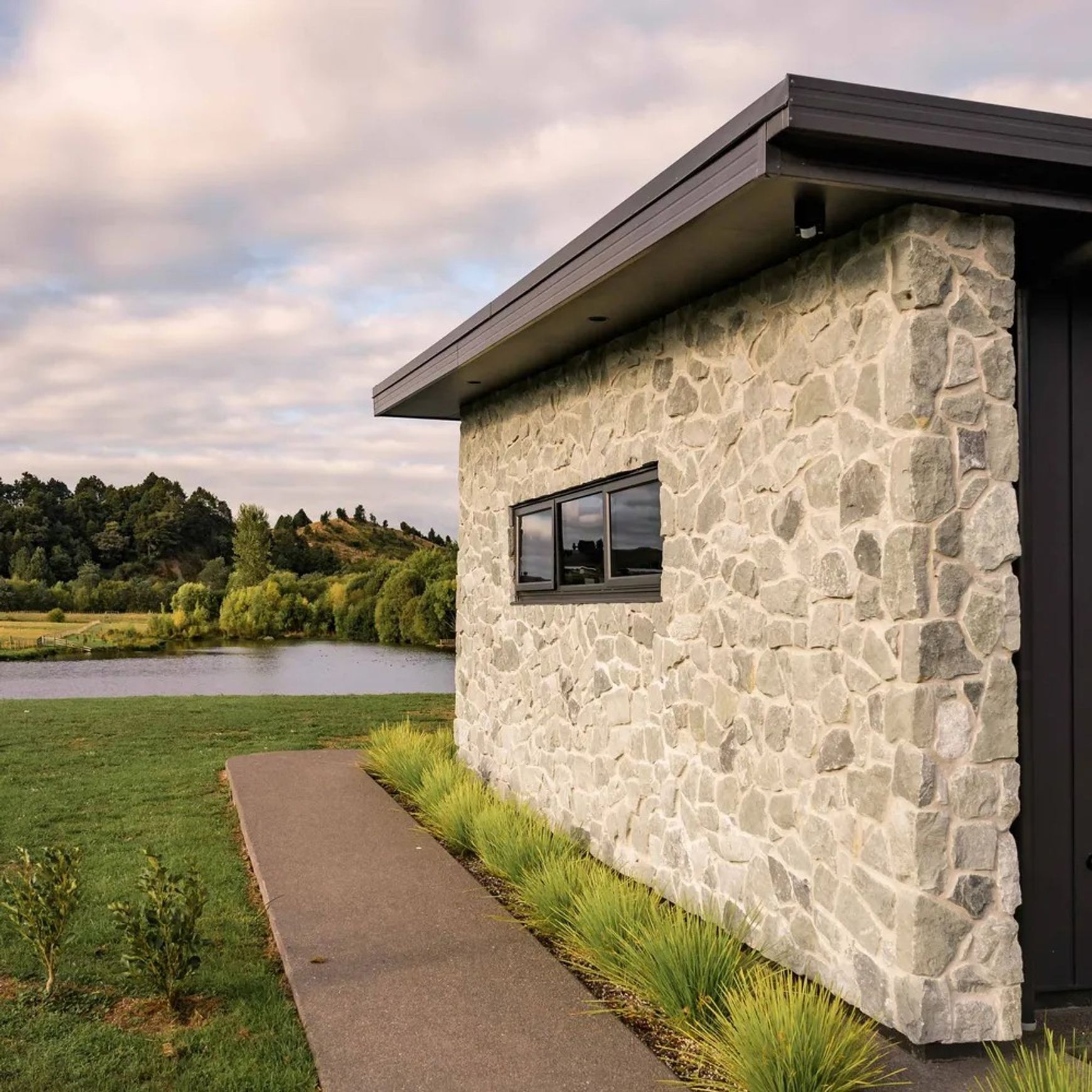 Te Kuiti Grey Limestone Cladding