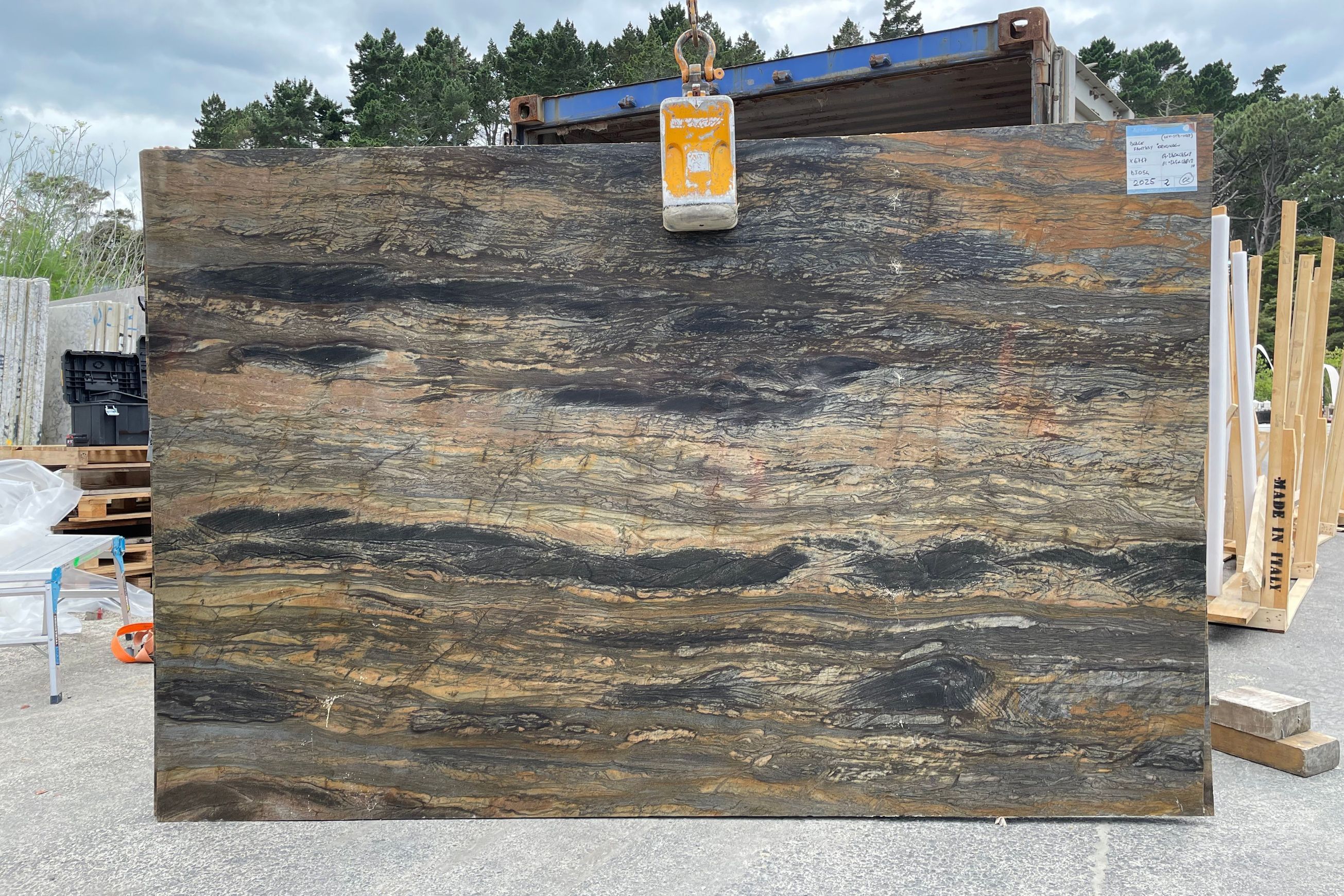 Black Fantasy | Granite