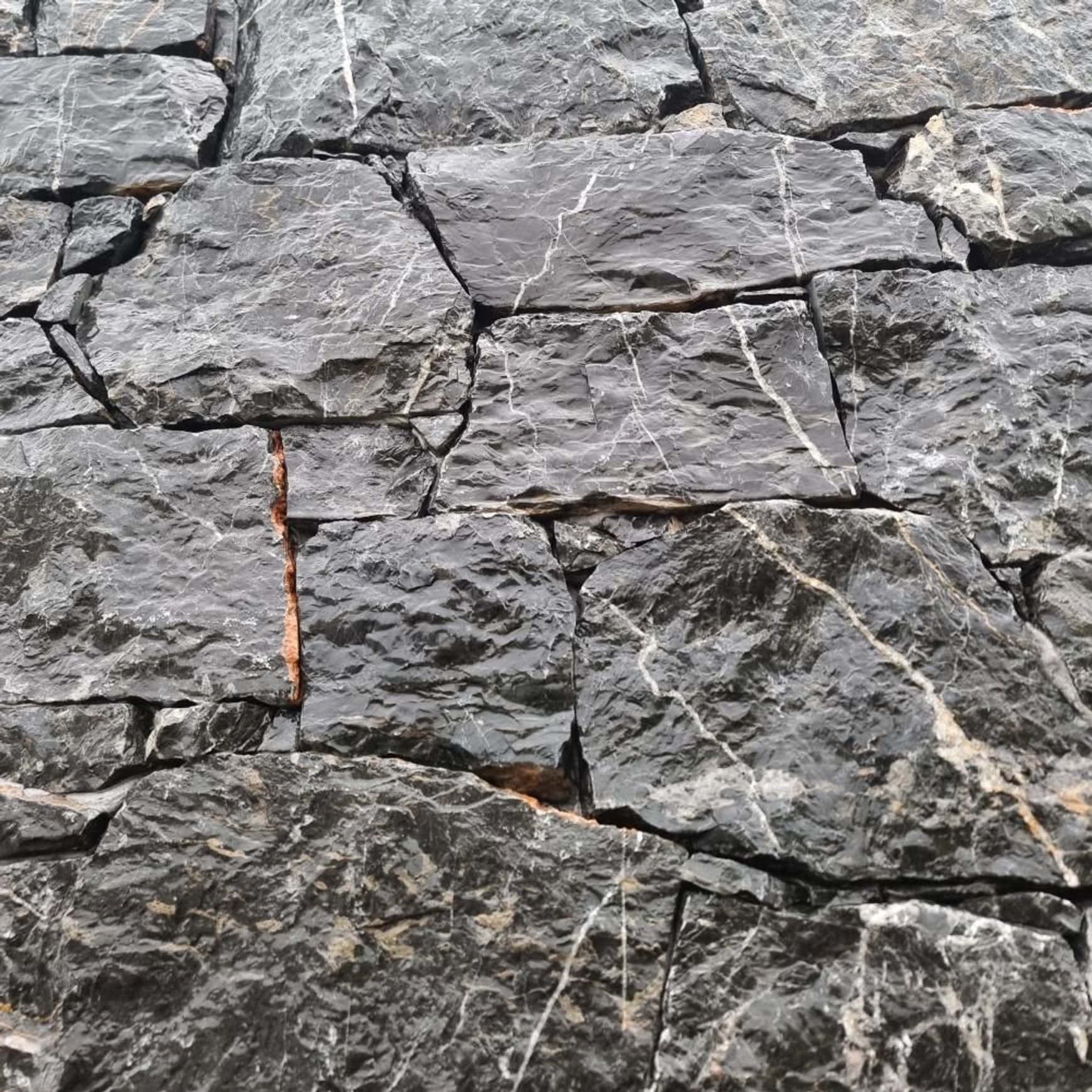 Kamari Random Wall Cladding