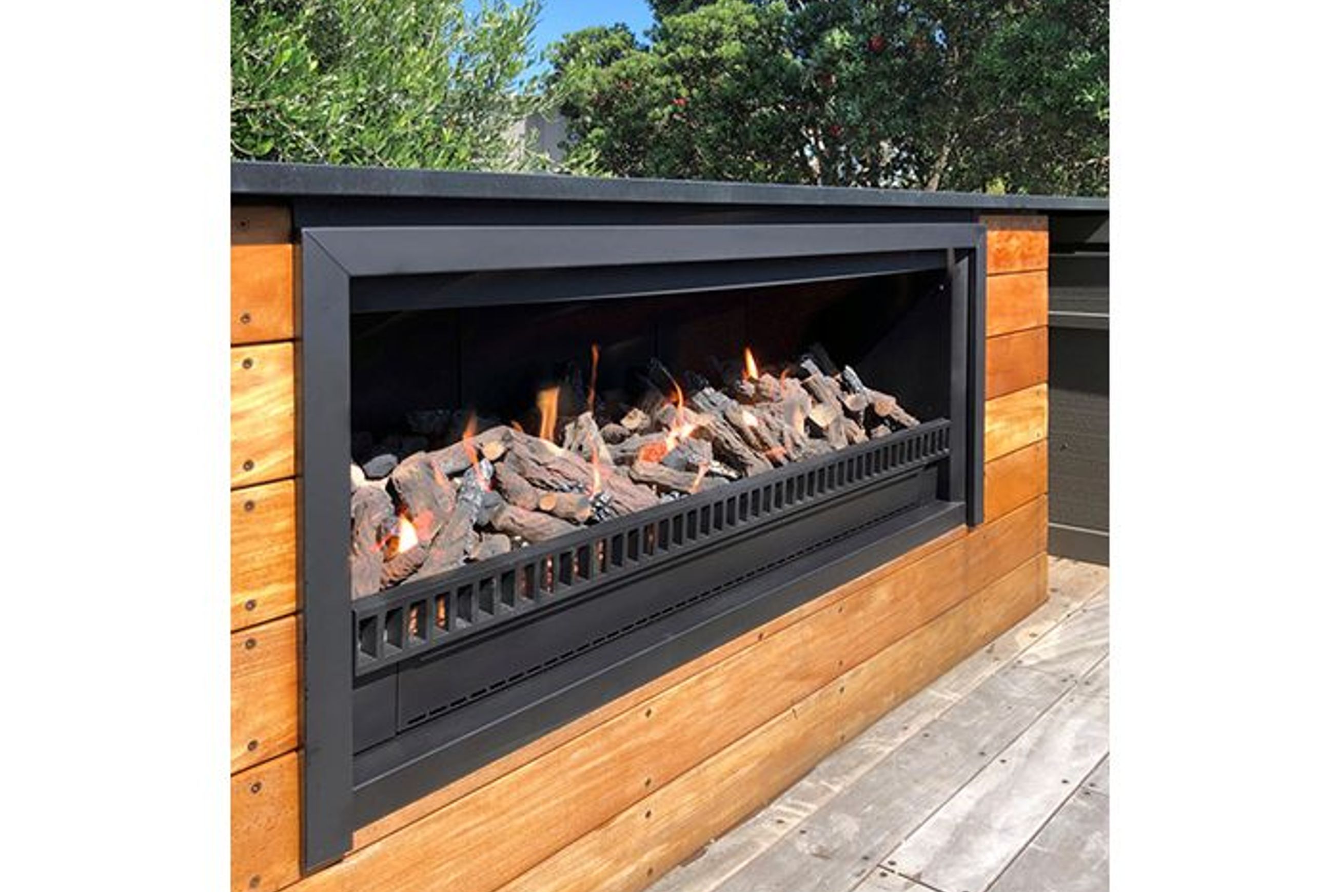 Aura Flued Outdoor Fireplace | 1500mm