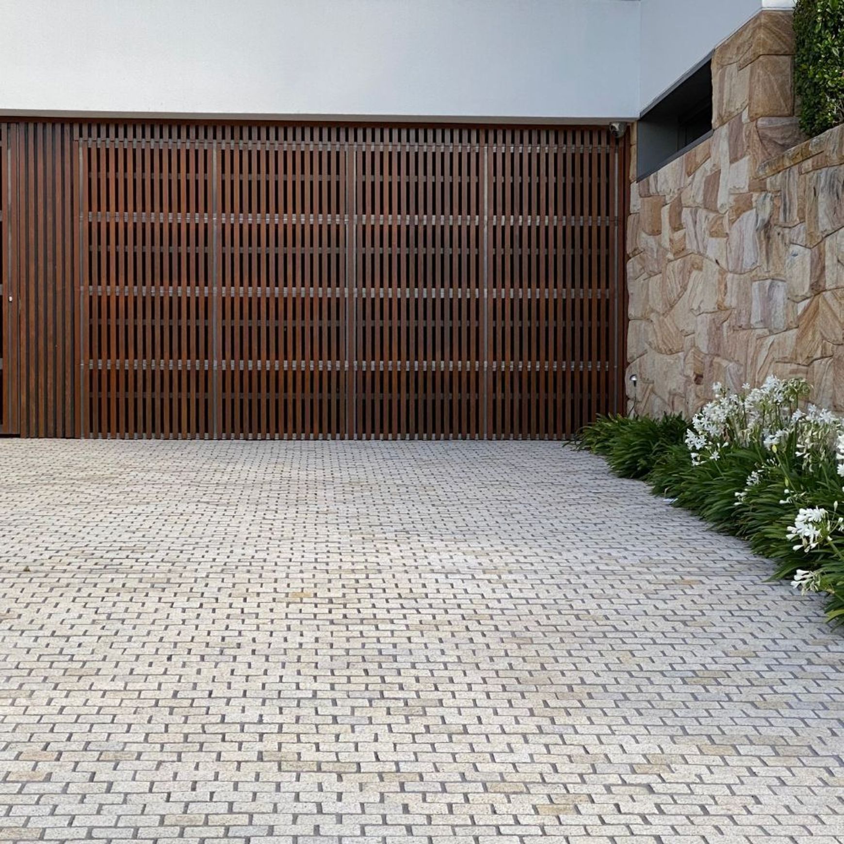 Desert Sand Granite Cobblestones