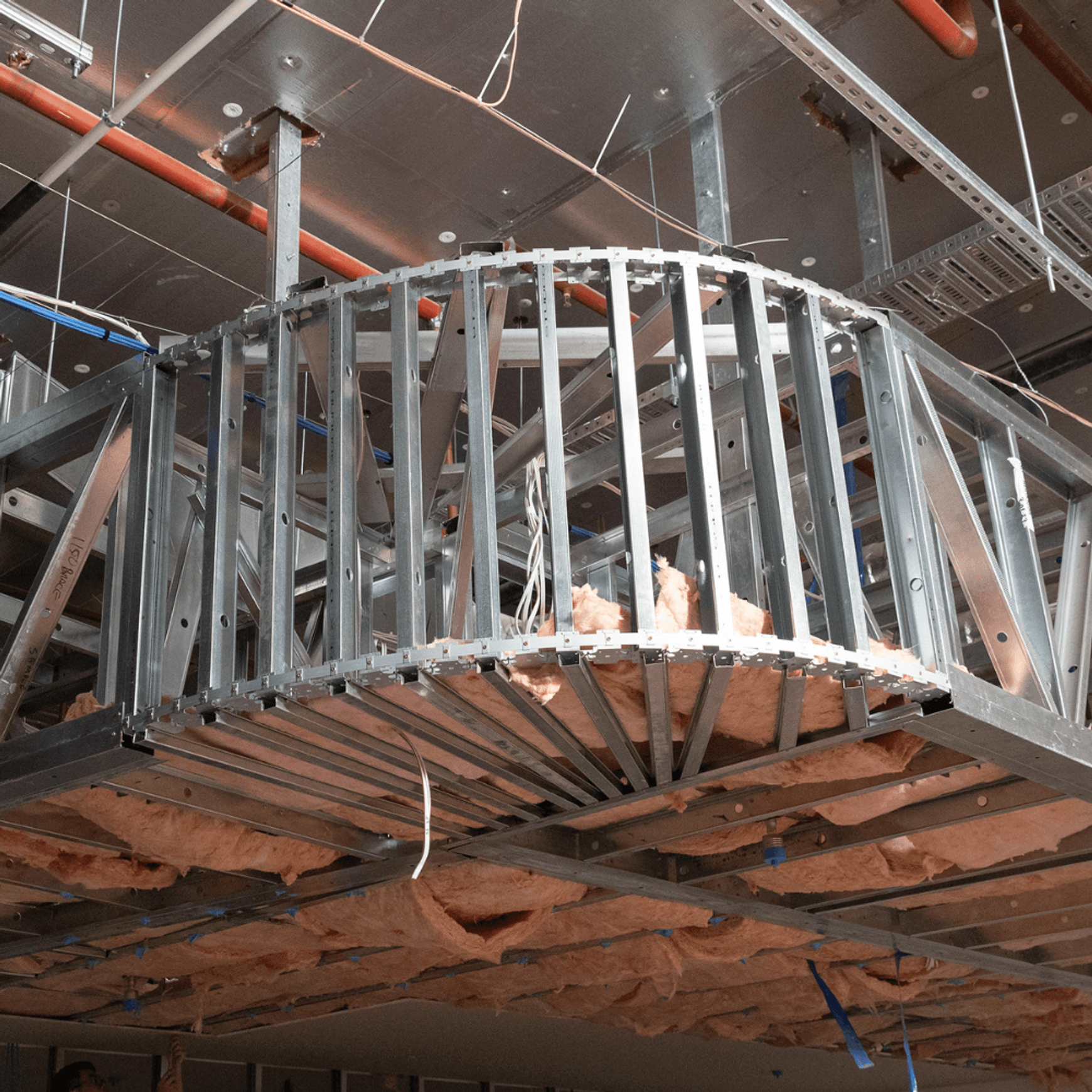 EzyTrack™ Curved Walls