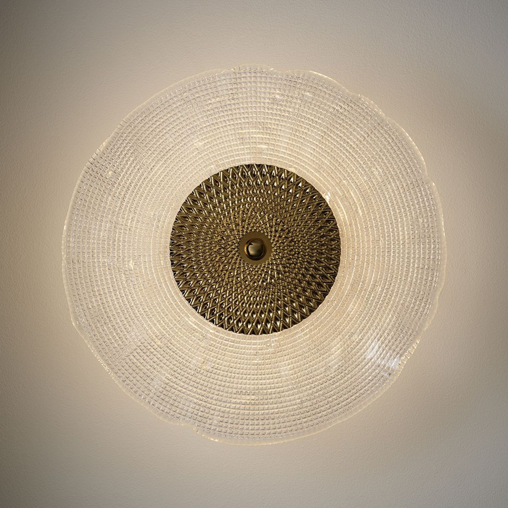 Movi LED Glass Wall Light in Gold