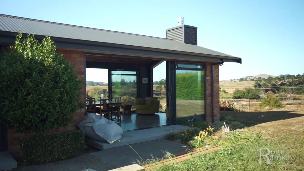 To own a tranquil, beautiful house on a hill overlooking the countryside is many peoples dream. For the Lupis family, it became a reality! With a stunning indoor to outdoor flow, this little piece of heaven couldn't have been more perfect for hosting fami