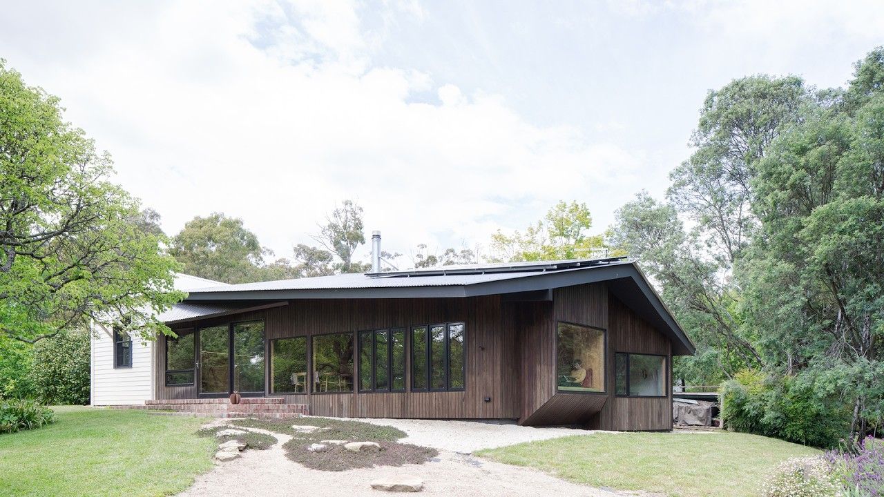 A Sustainable Addition That Is a ‘Shadow’ of the Original Cottage Home