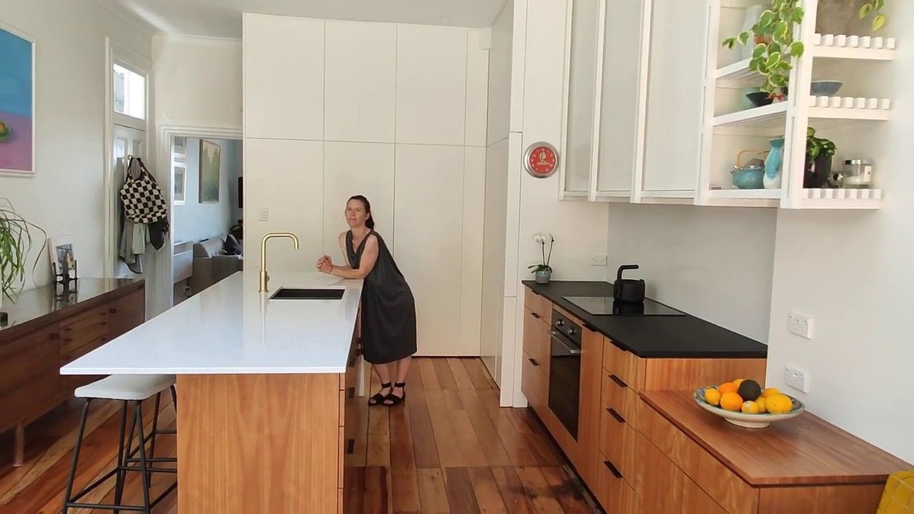 Thorndon Light Catcher video