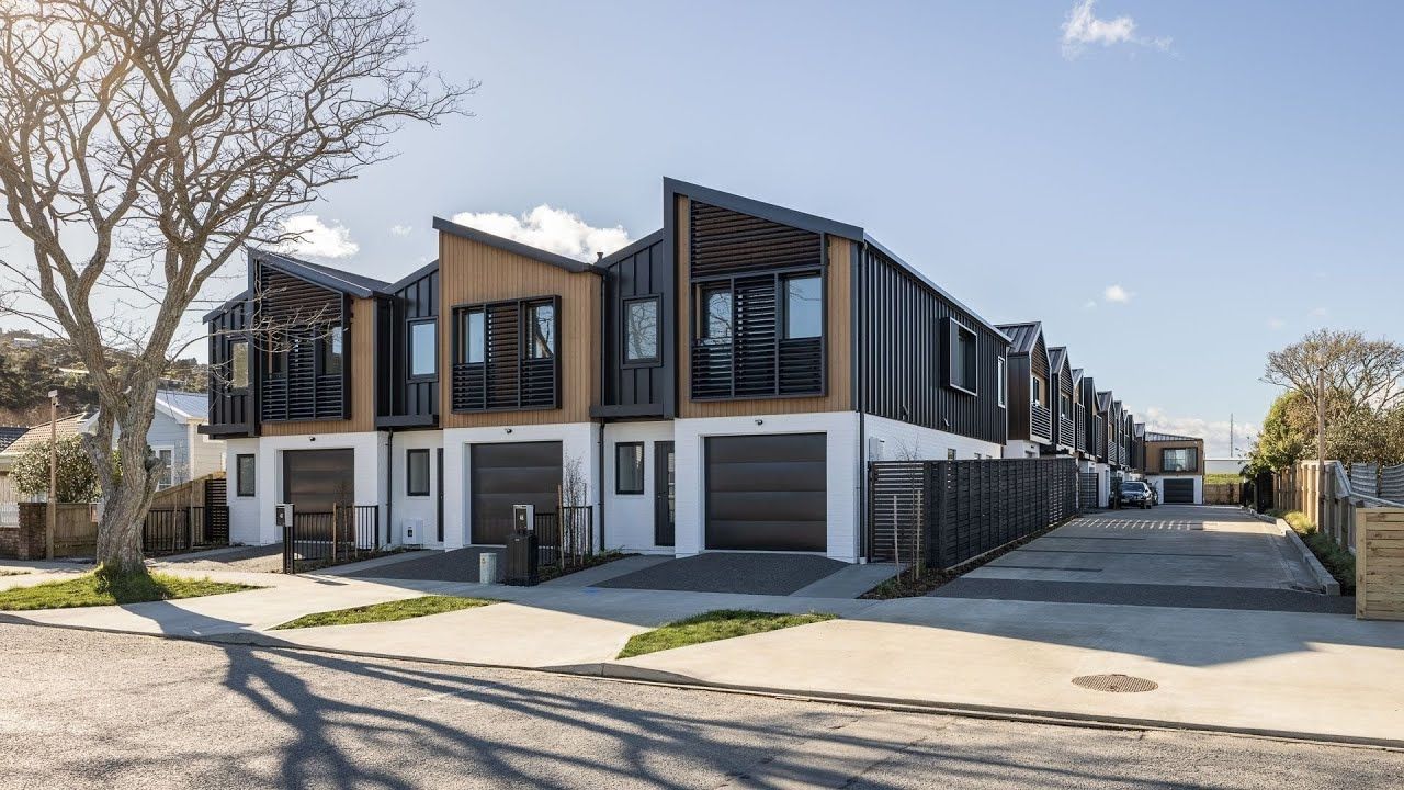 Sit back, and enjoy a tour around Mills Street. video