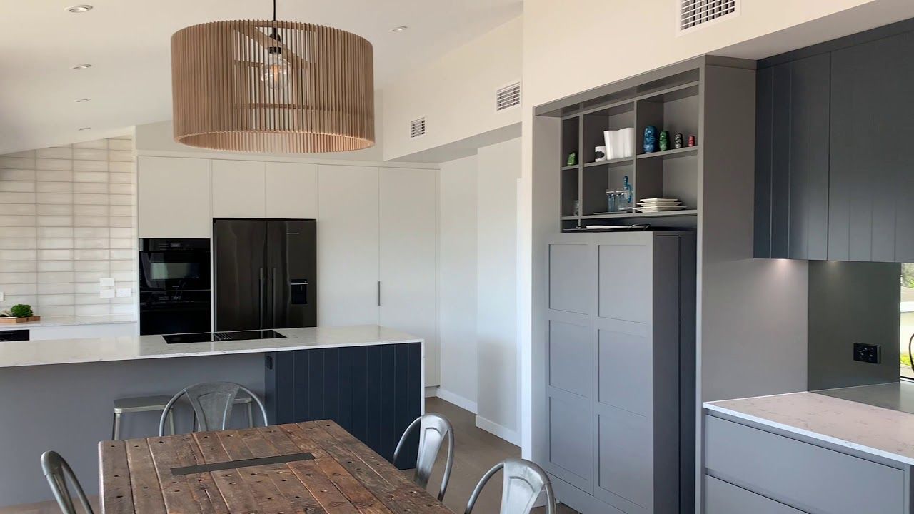 NM Design worked on the interior, kitchen and bathroom design for this large family home full renovation. We created a contemporary, fresh and unique space with a touch of industrial edge with design details such as steel handrail and bathroom feature, na video