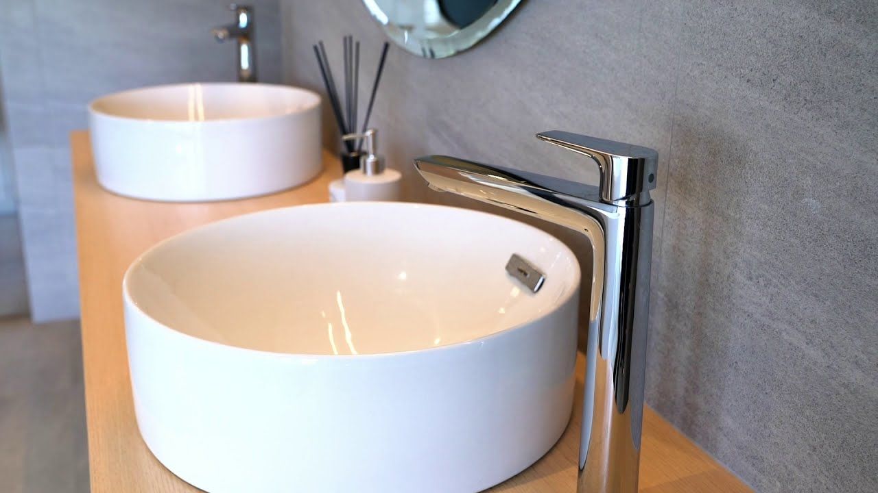 A walk around the new interior fit out of this beautiful interior renovation. Limited with the existing spaces and structure clever solutions had to be worked out to get that high end finish the clients were after.  video