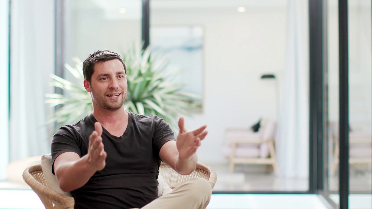Interview - Maui House