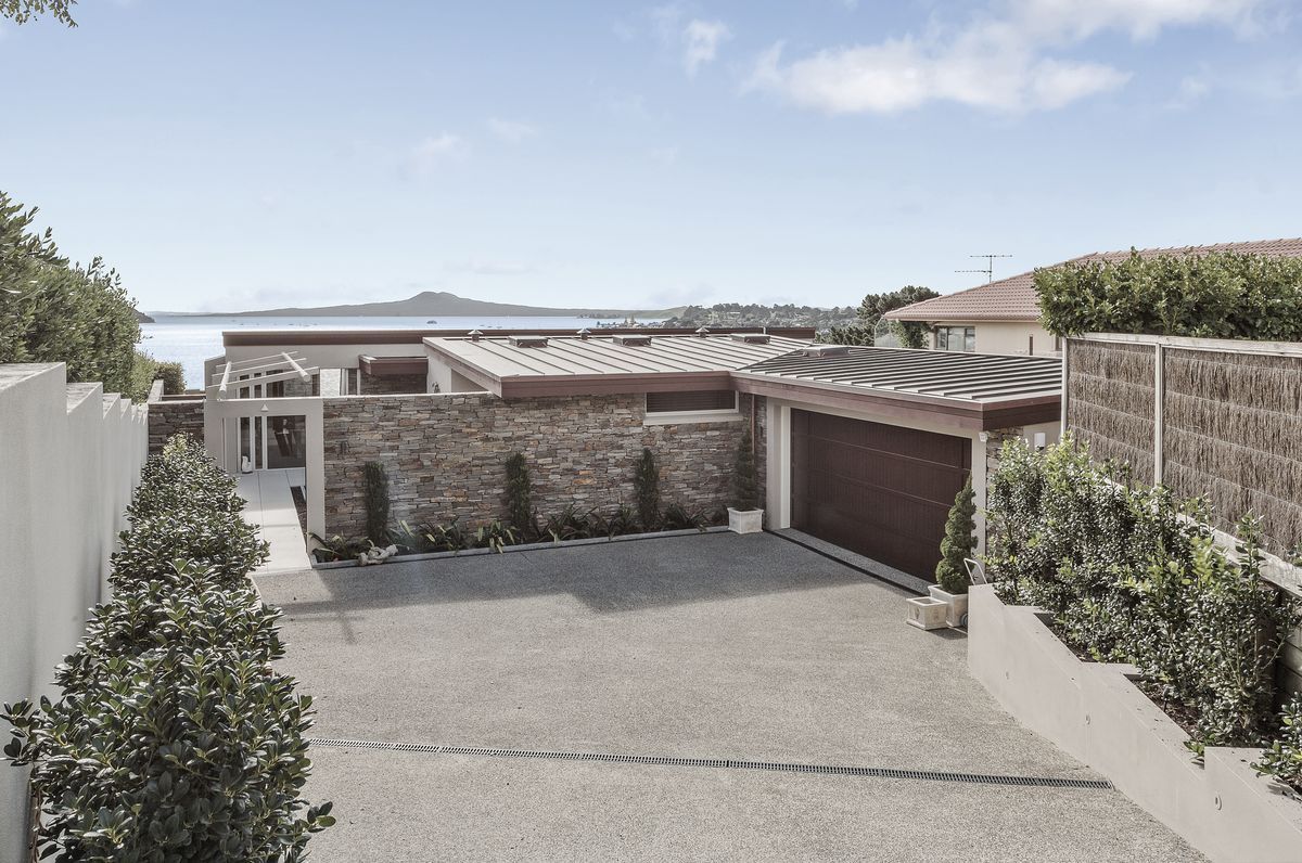Takutai Ave, Half Moon Bay