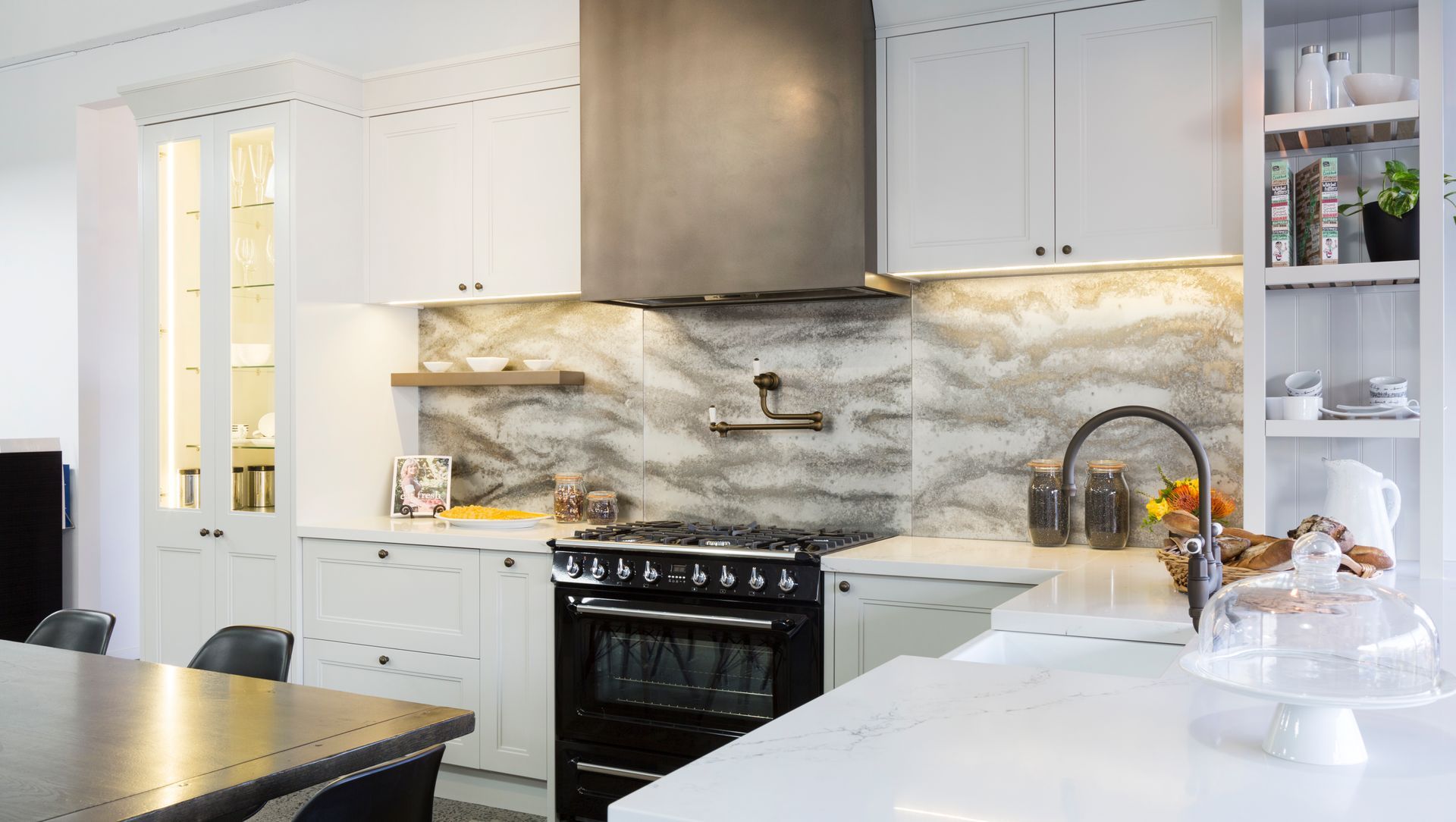 Traditional Studio Kitchen by Sue Gillbanks banner