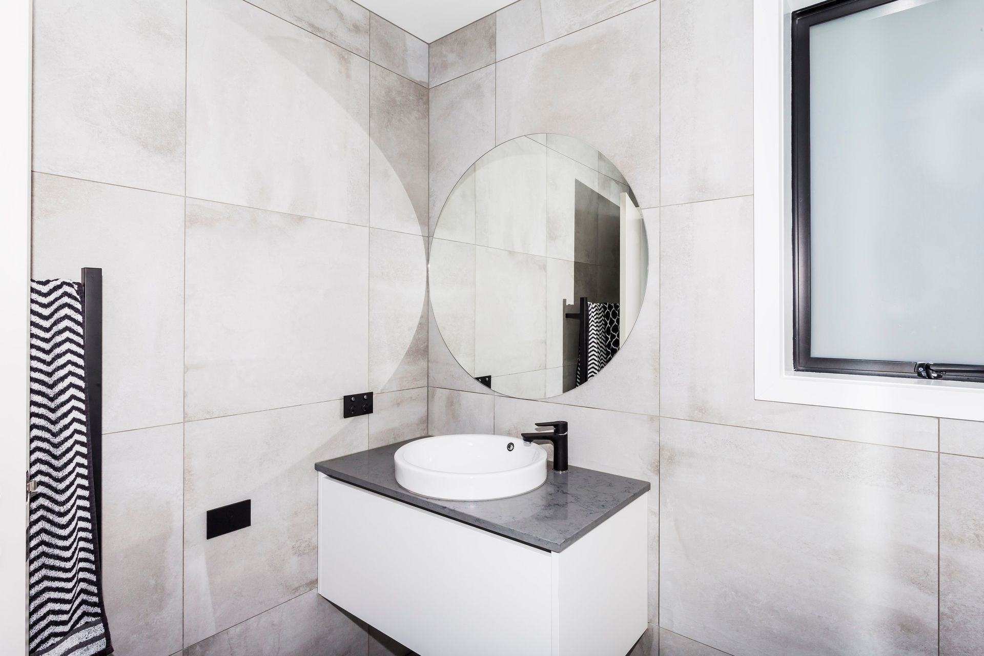 26 DEBENHAM 