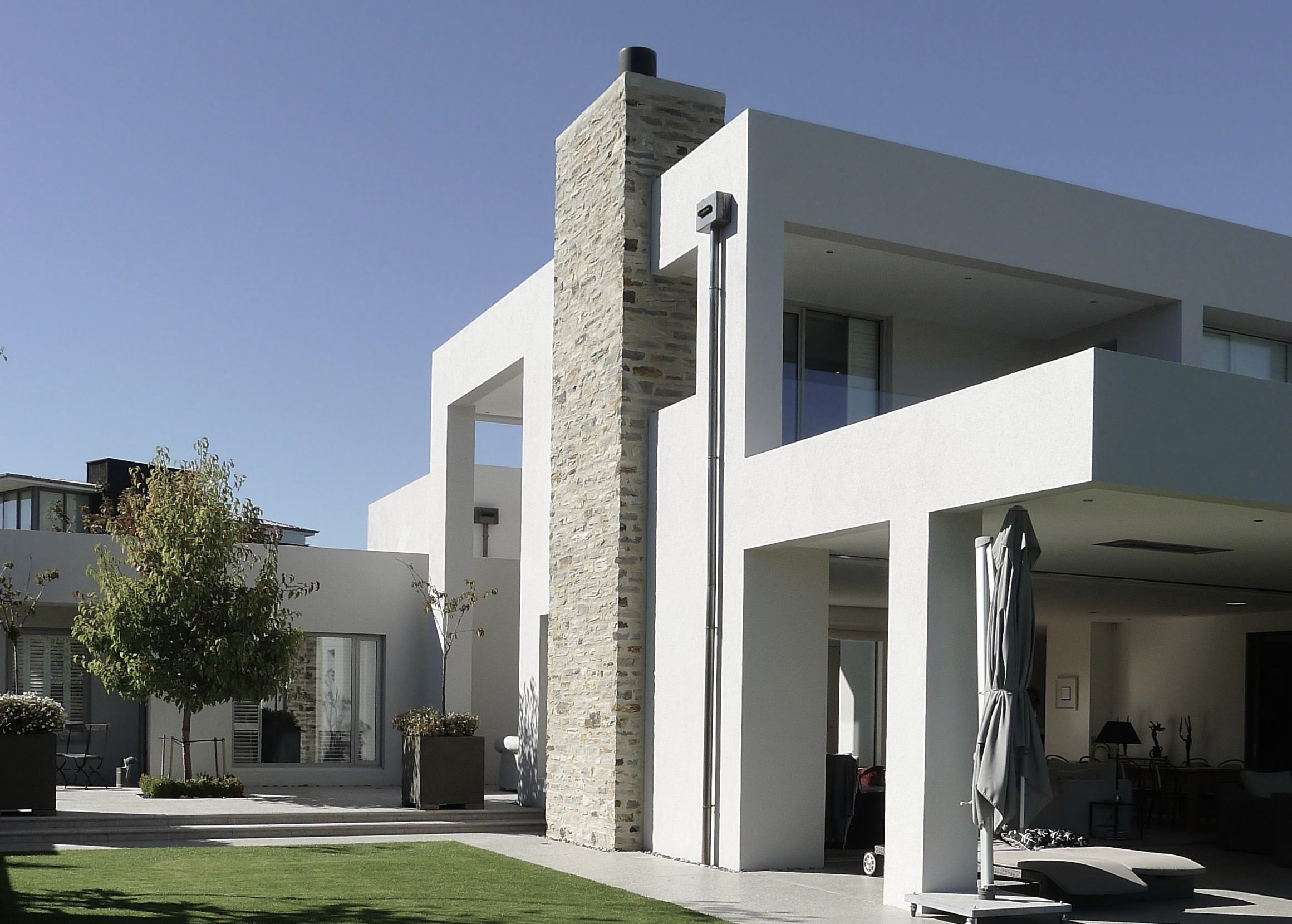 Richard E Shackleton Architects Ltd