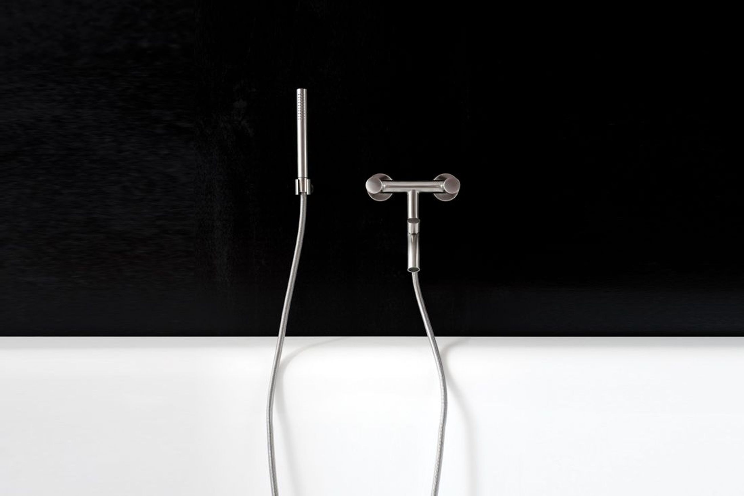 Ono 90 61 Bath Tap with shower hose by QUADRO