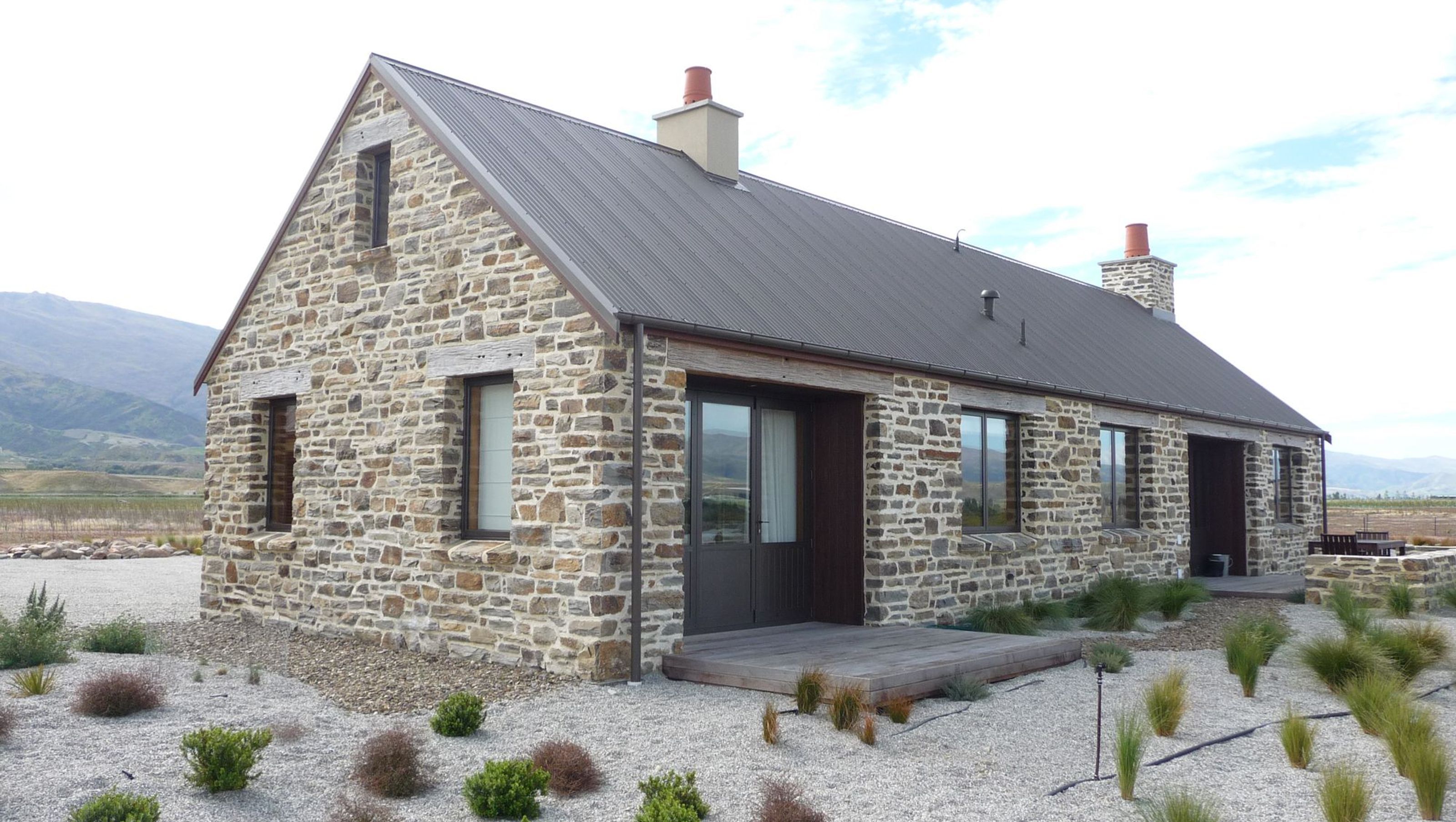Lake Dunstan Stone House