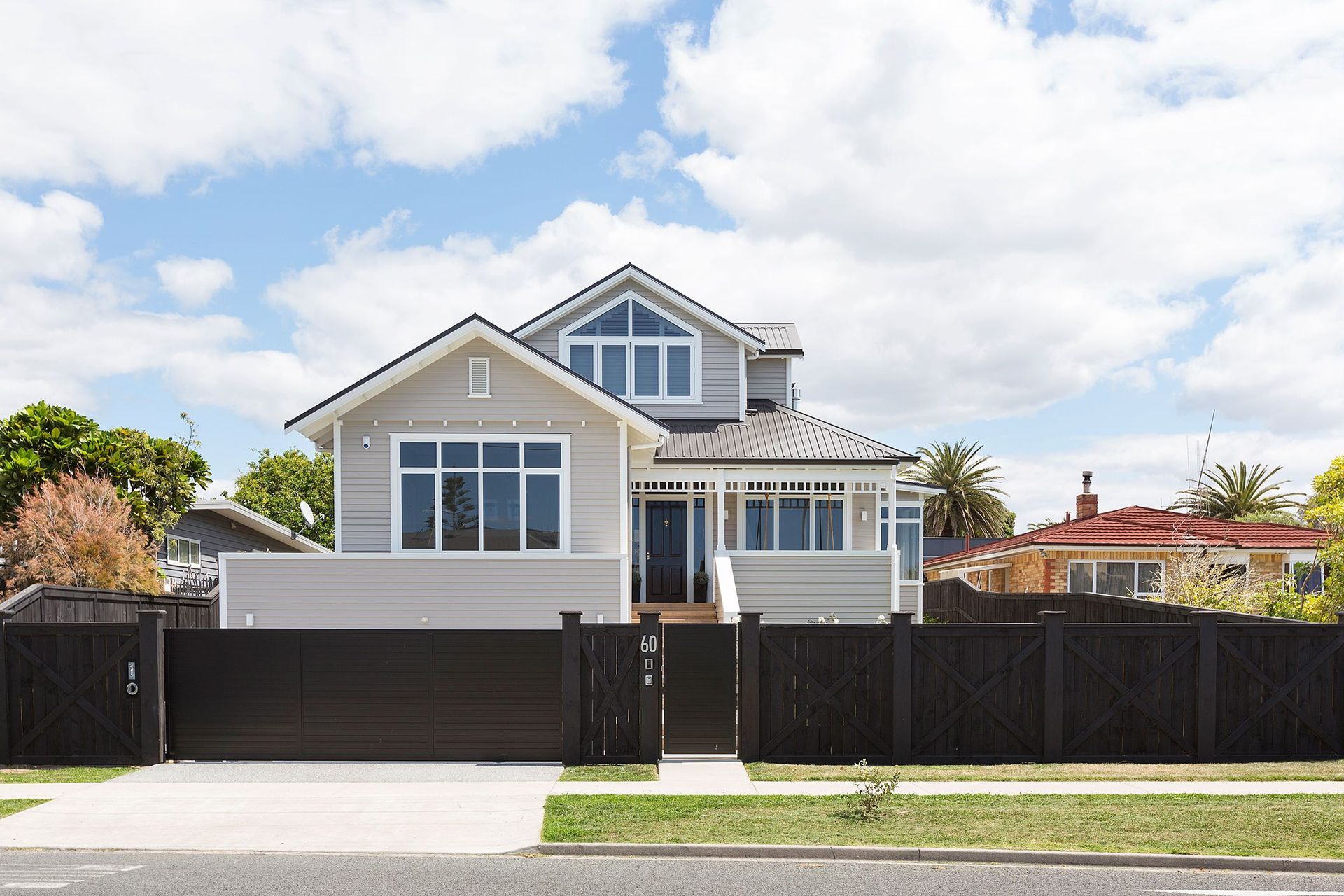 Omanu Beach House