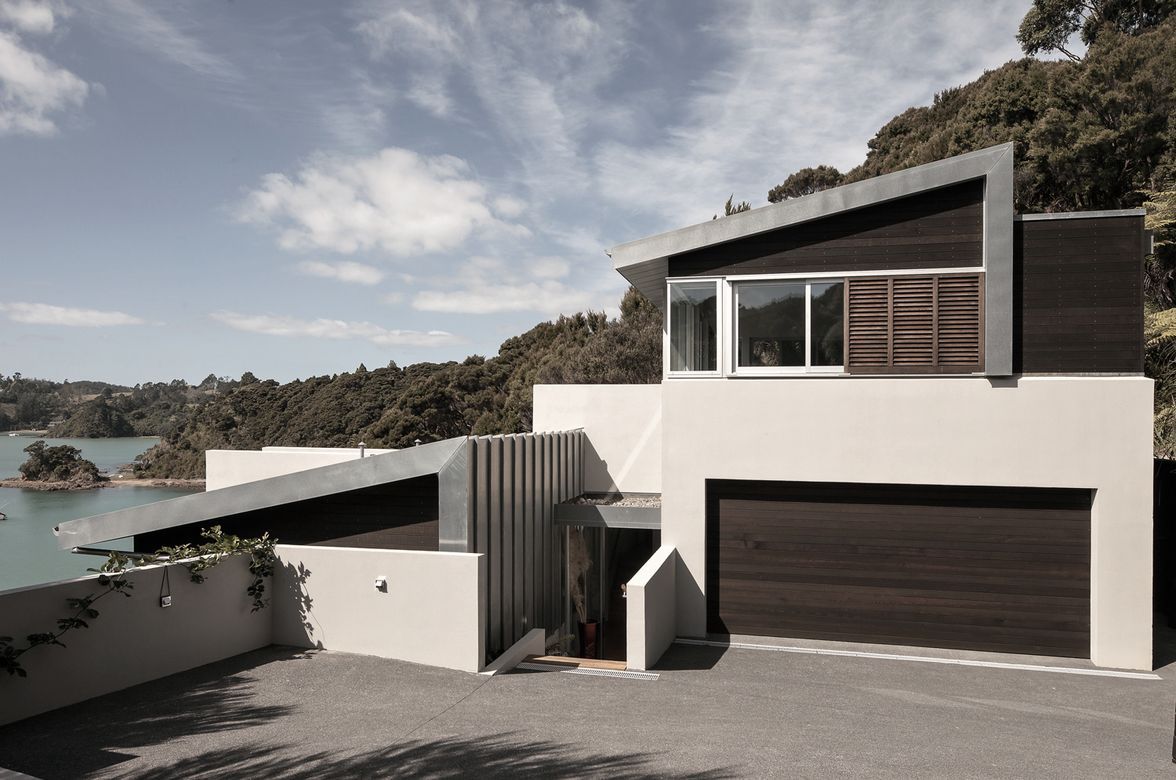 Pomare Bay House