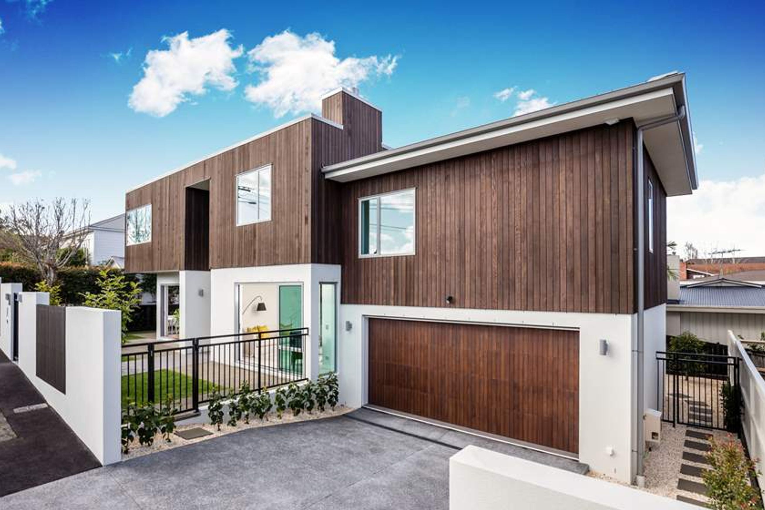 JSC Vertical Shiplap Timber Weatherboards