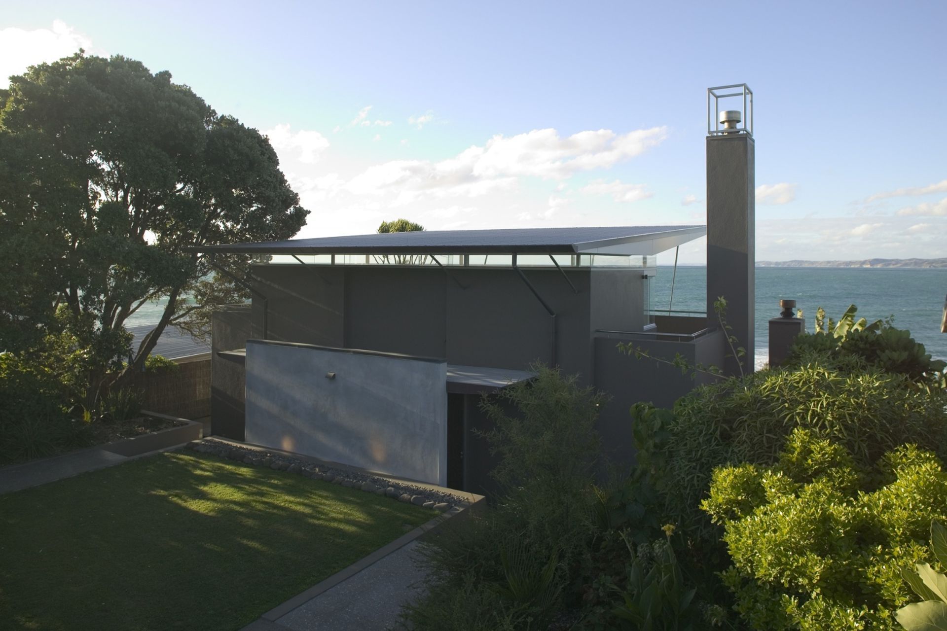 Raglan House