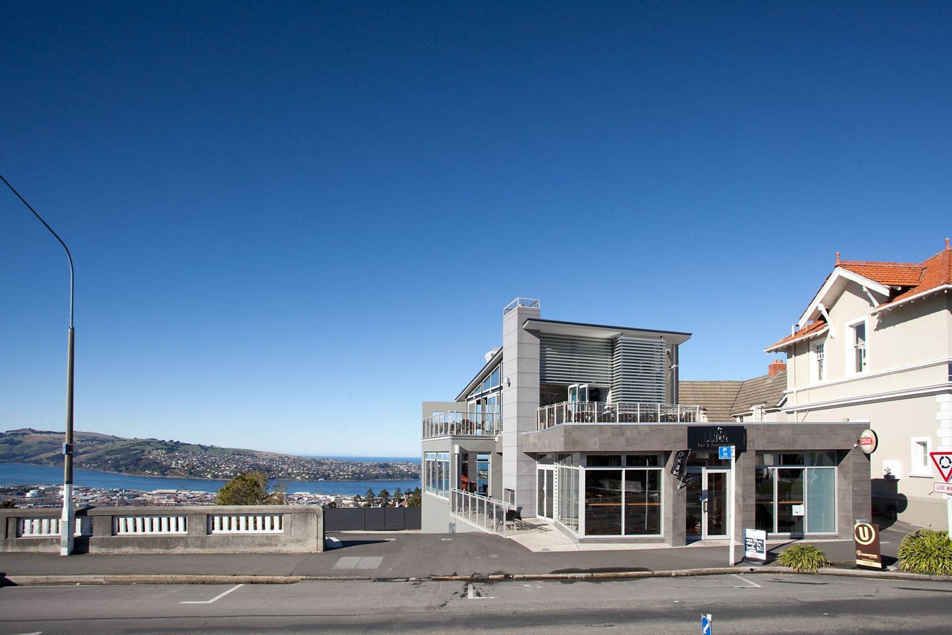 Luna Bar, Dunedin