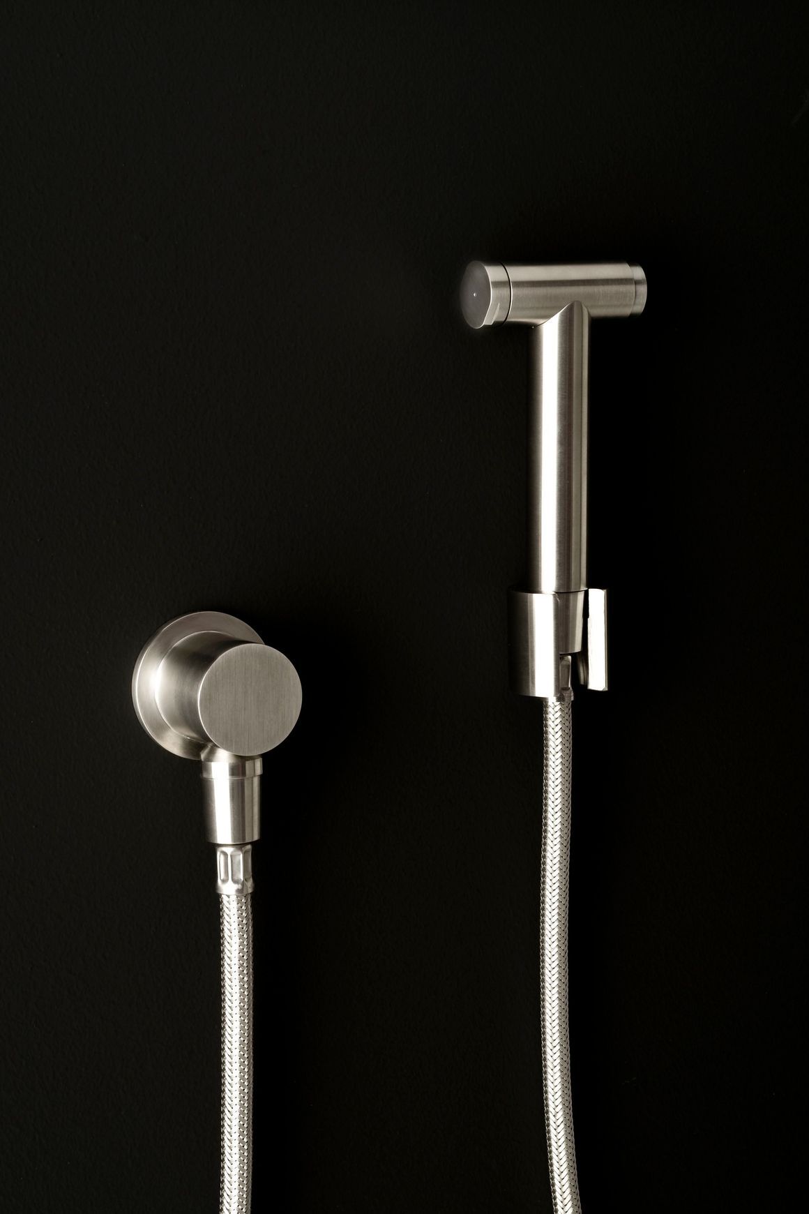 Minimal Wall-mounted Toilet Shower