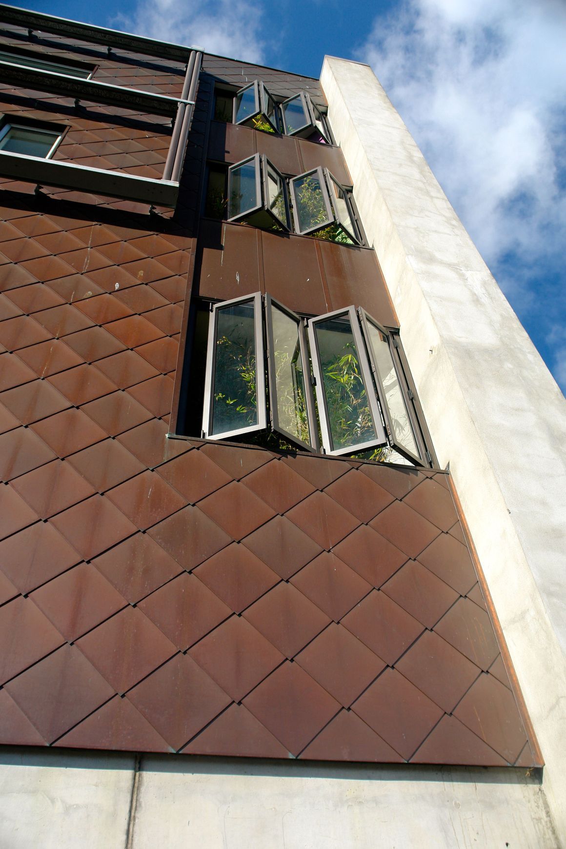 Smart Tray Custom Cladding