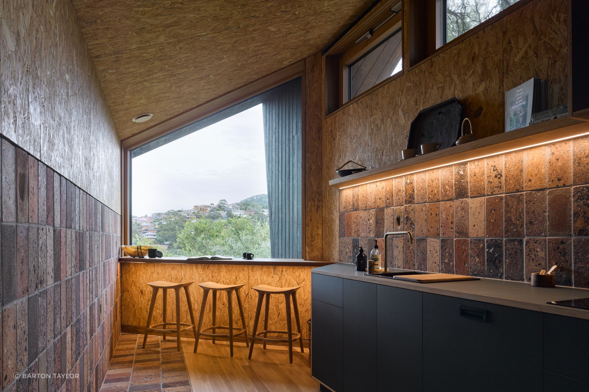 Built to the international Passive House standard, which requires five criteria to be met from a sustainability perspective, this environmentally attuned property is a fine example of intelligent architectural design.