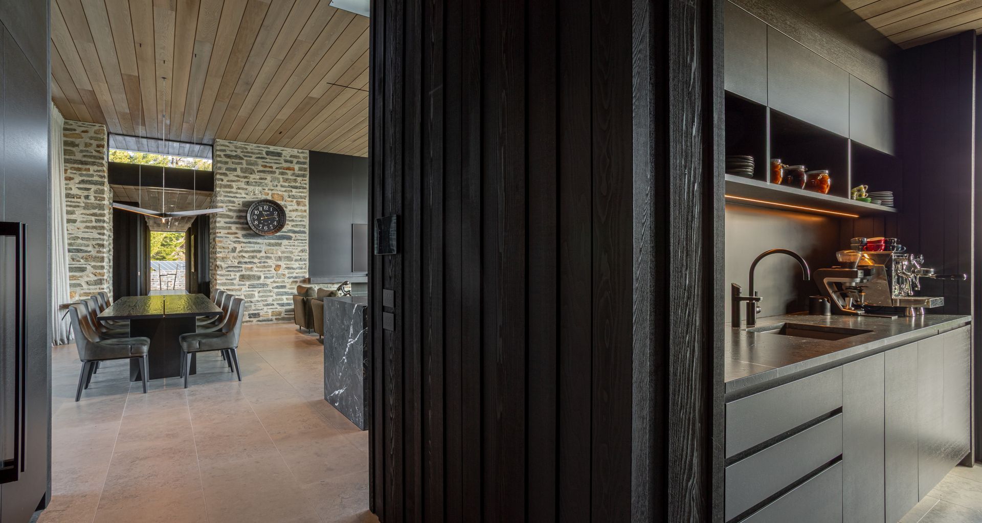 Zenith Water's HydroTap Elite Plus in matte black was chosen for Mountain View Retreat's butler’s pantry.