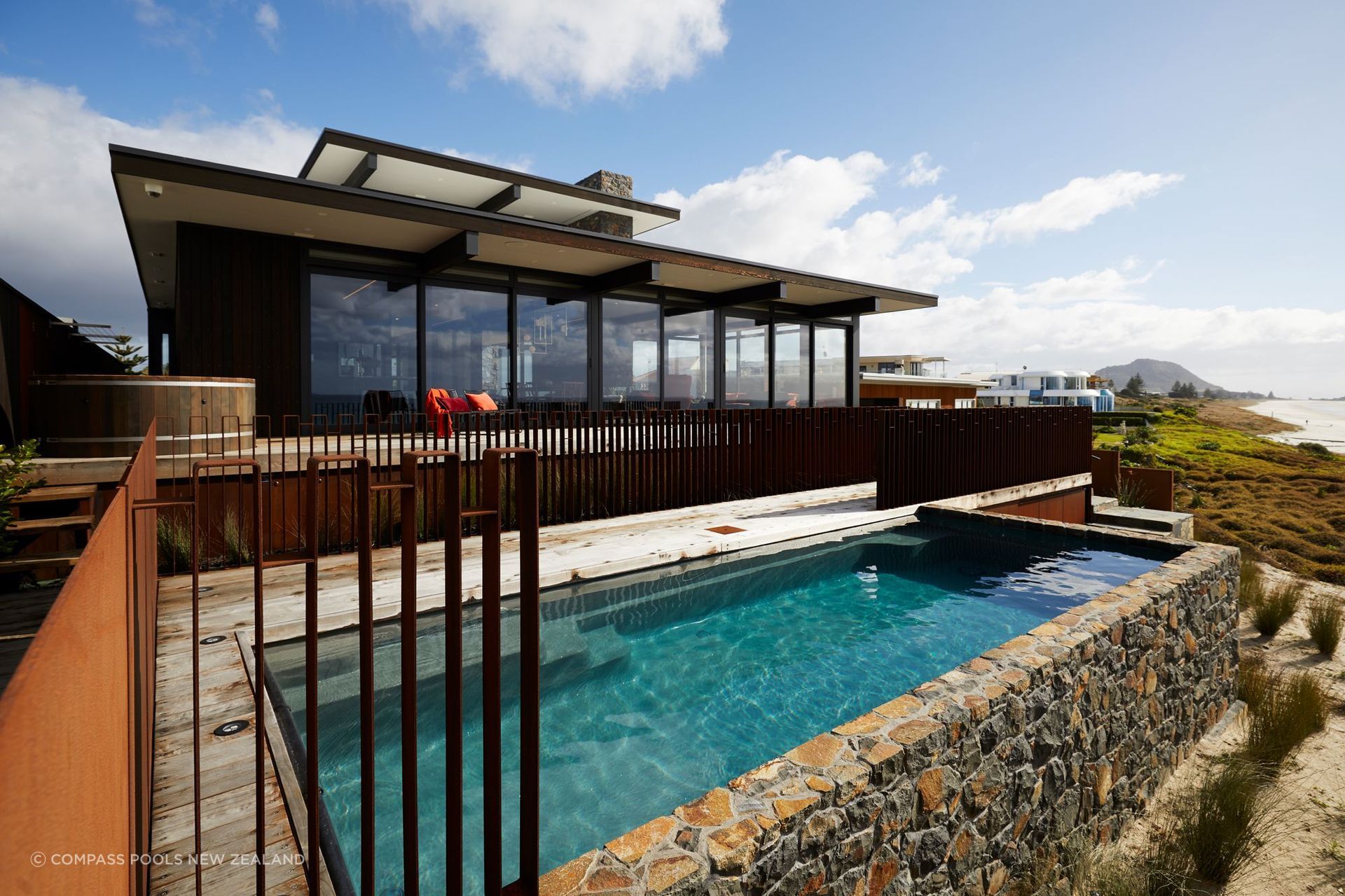 As an absolute beachfront build, careful consideration had to be given to the coastal environment and aesthetic from the beachfront.