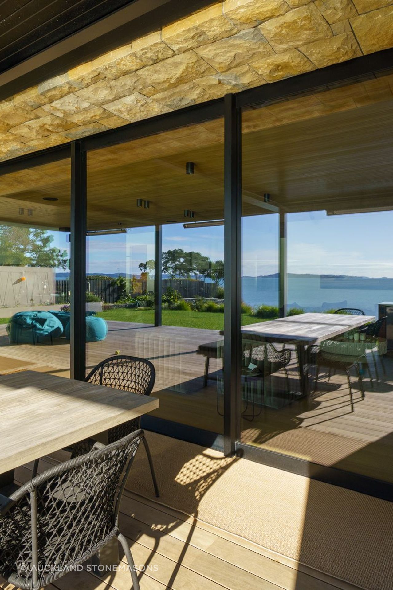 It was important for the limestone to integrate with the aluminium flashings and the louvre system on the deck.