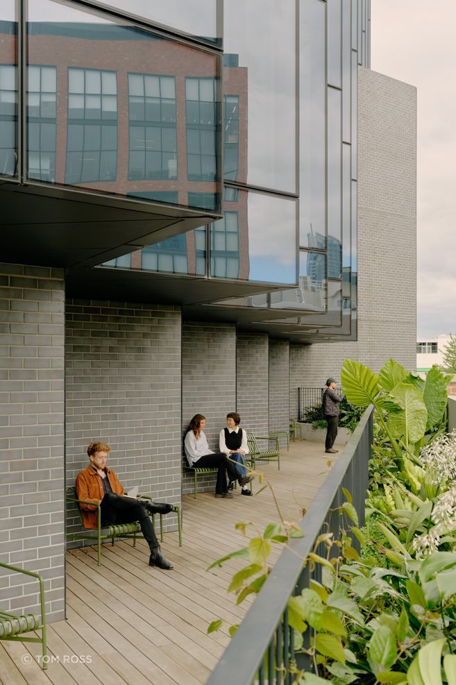 Brick Inlay provided the flexibility needed to meet Fieldwork's unique facade design.