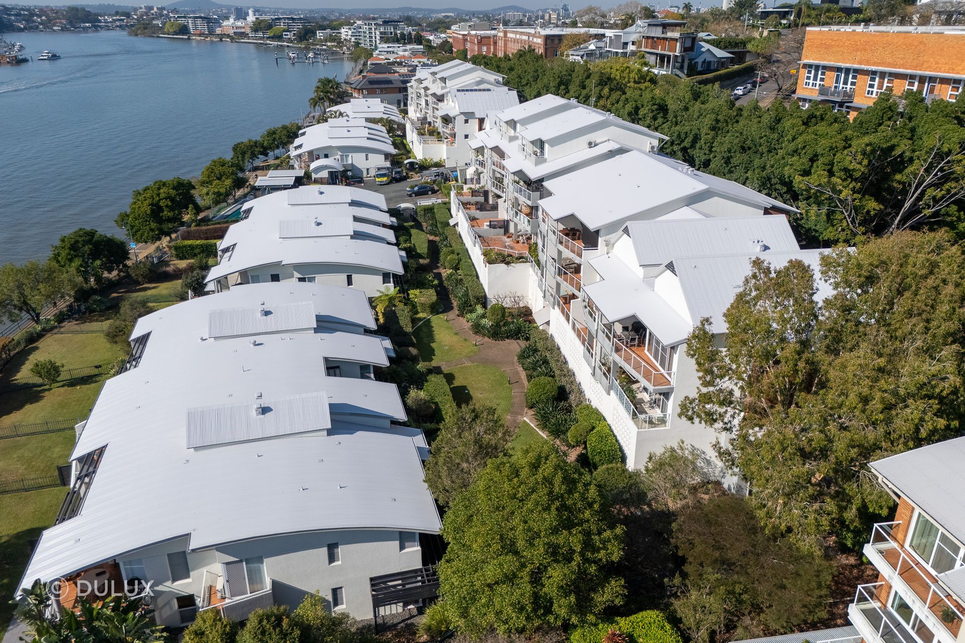 Teneriffe Estates Gold Coast | Dulux Acratex Cool Roof Residential Satin in Colorbond® Surfmist