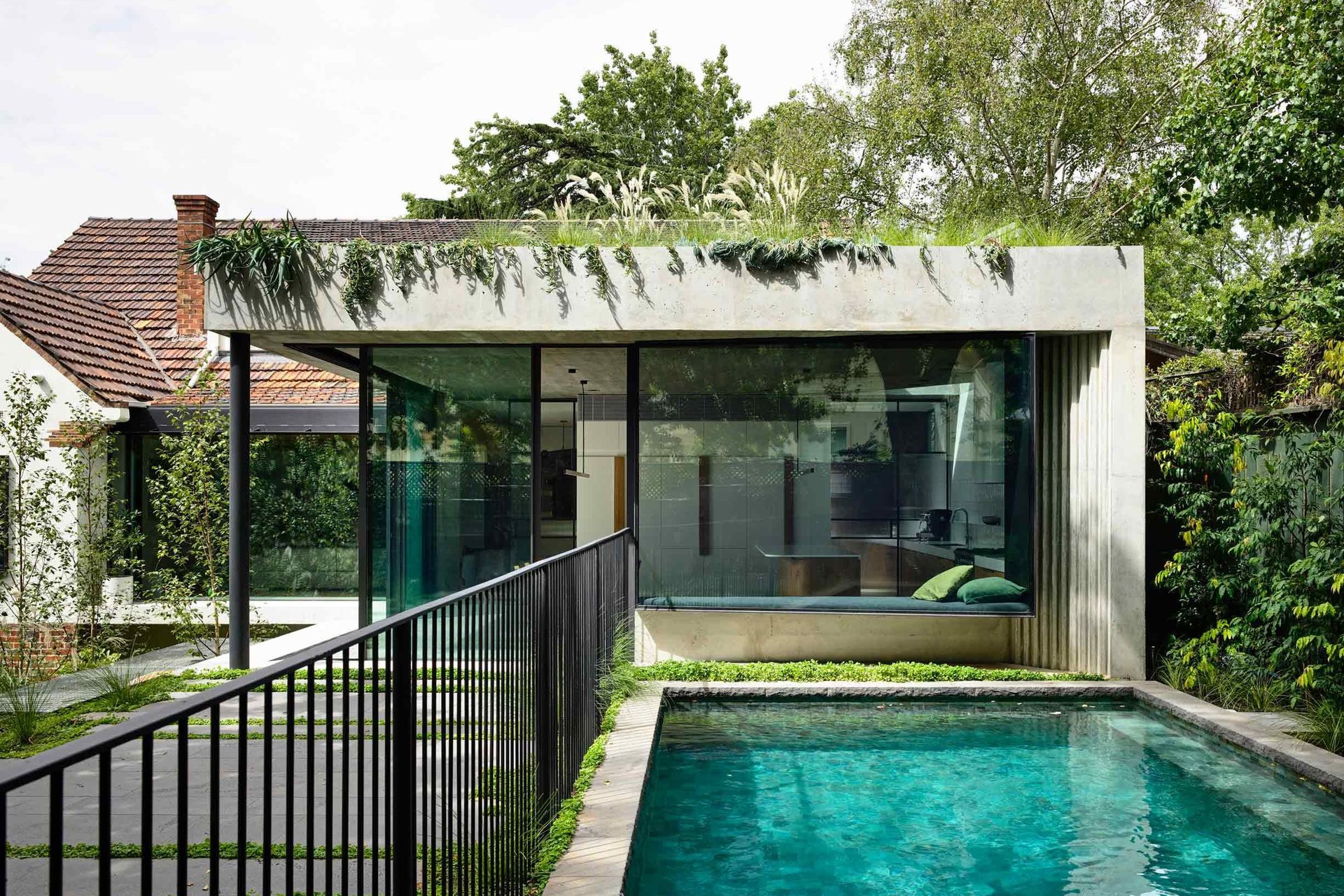 Malvern Garden House by Taylor Knights | Photography by Derek Swalwell