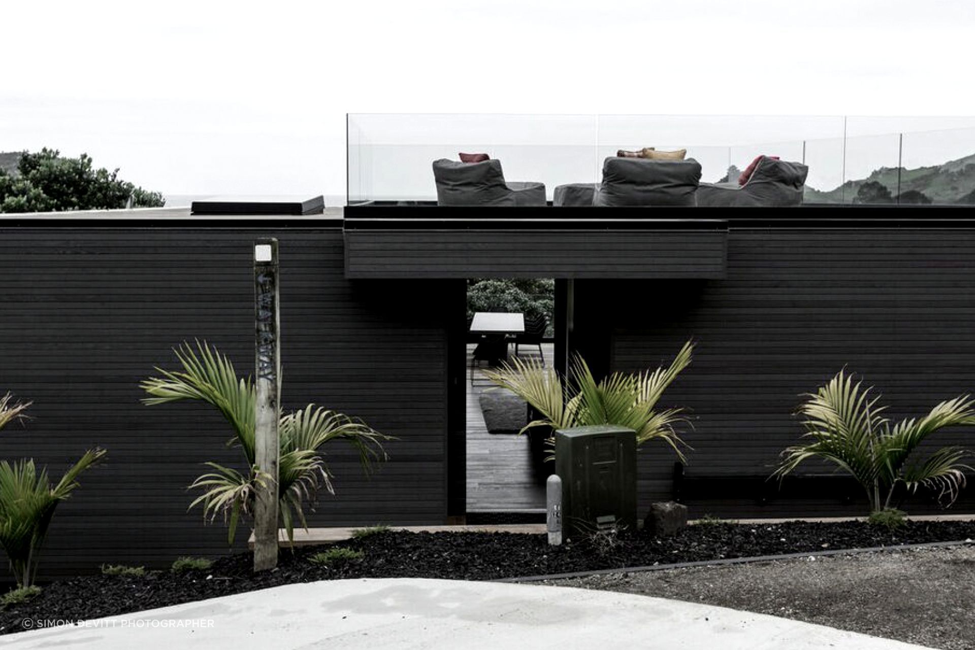 The Hahei Beach House in Coromandel by Chris Tate in collaboration with Evelyn McNamara.
