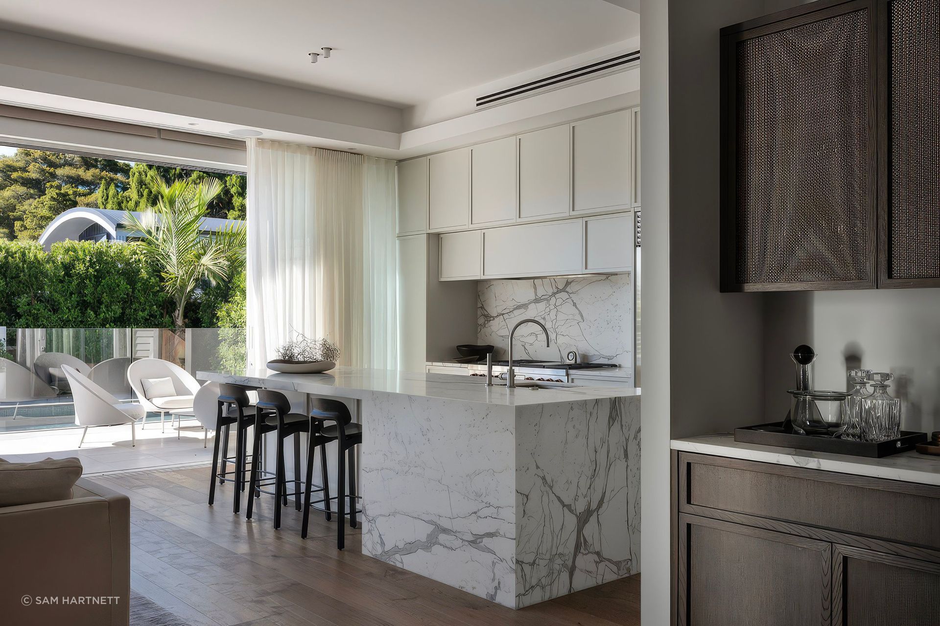 While the interior is decidedly modern the simple villa layout and high ceilings have been maintained in this Grey Lynn villa by Leuschke Kahn.