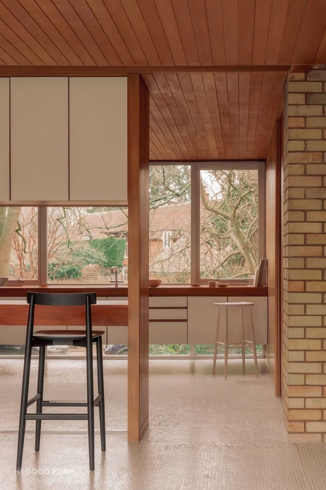 Lara Stool / L.Ercolani