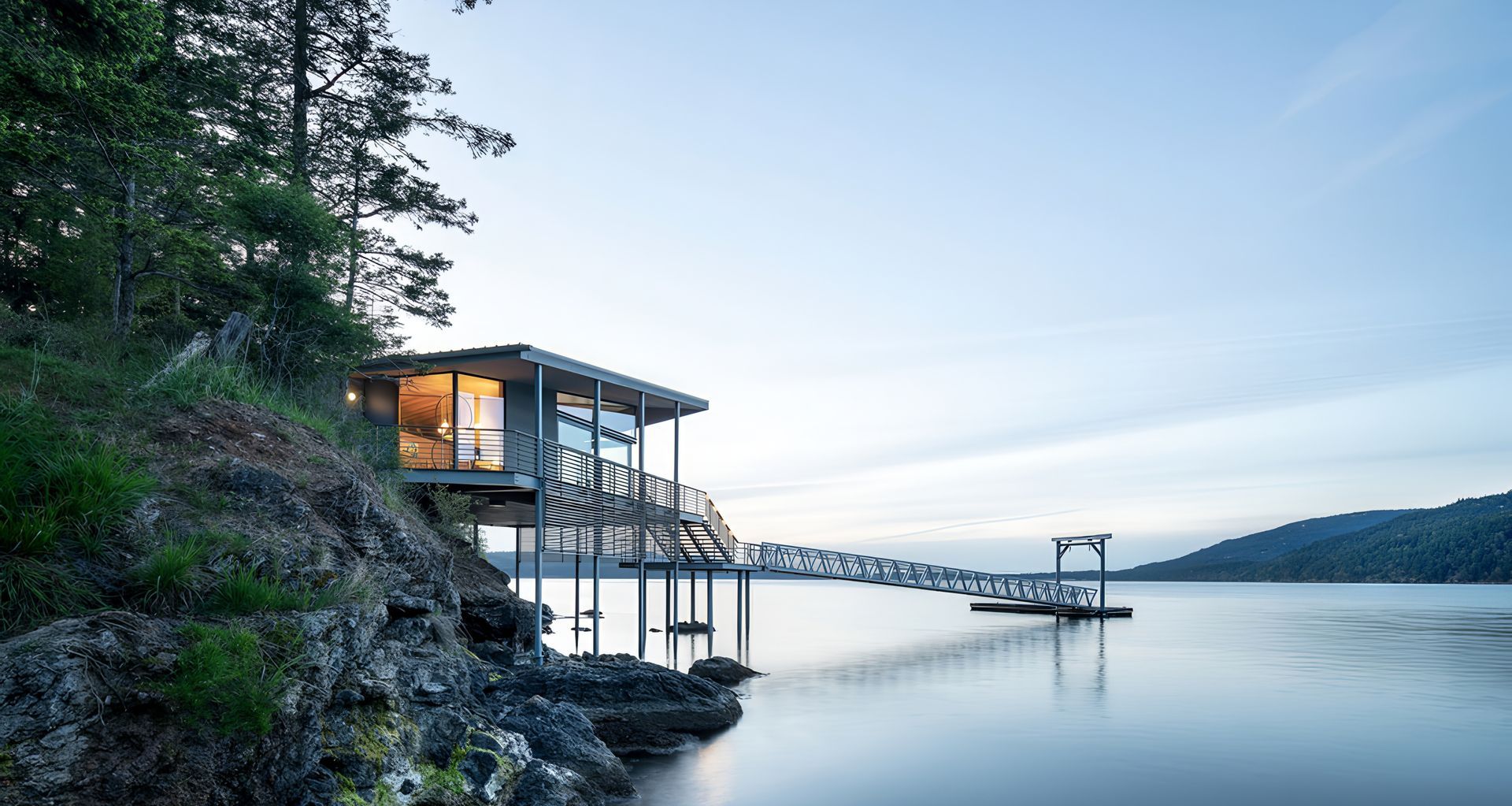 Boathouse by PBW Architects. Image credit: Taj Howe Photography, Andrew Pogue Photography.