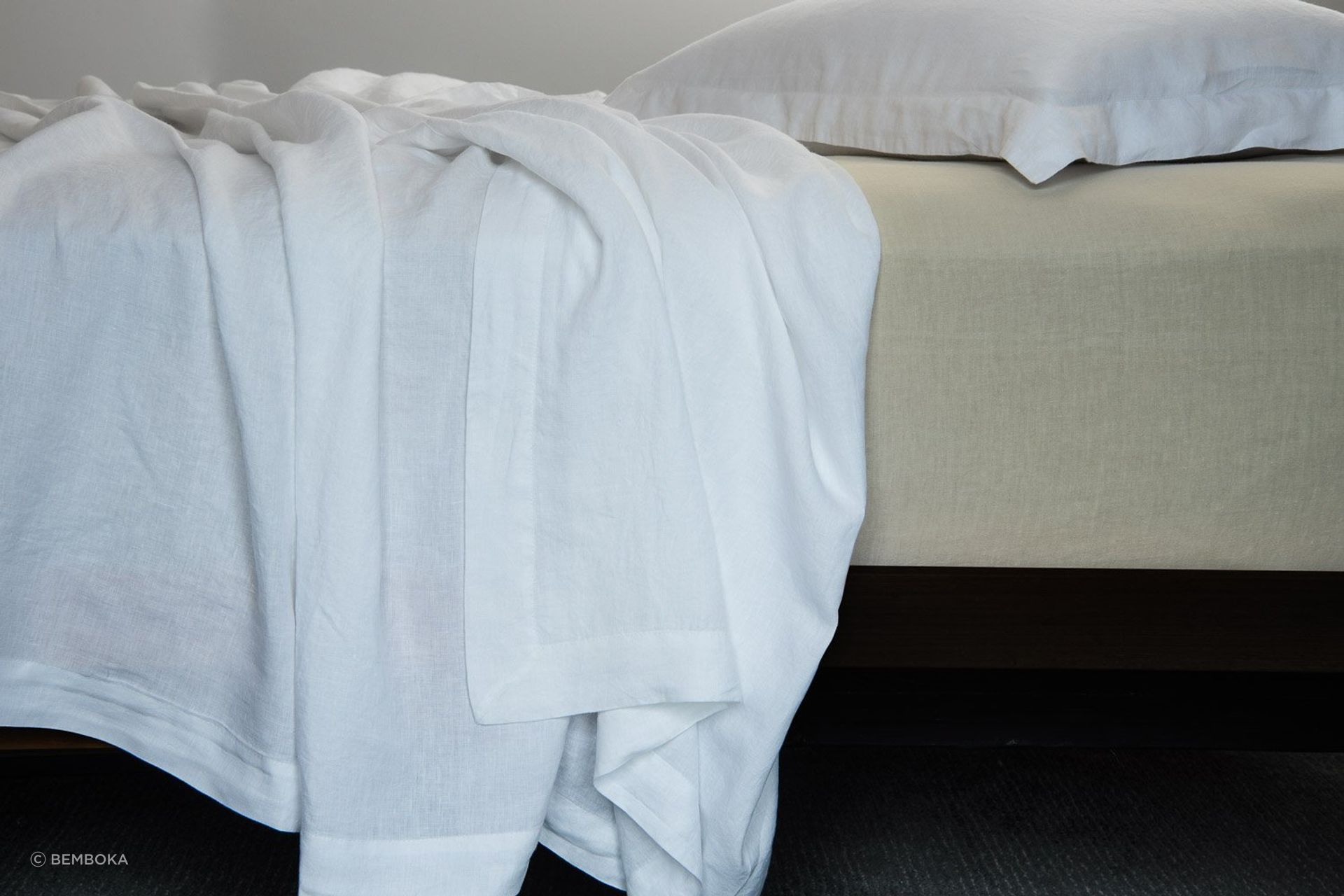  Flat sheets are a great lightweight bed covering option to use during summer. Featured product: Pure Linen King Single Flat Sheet Set