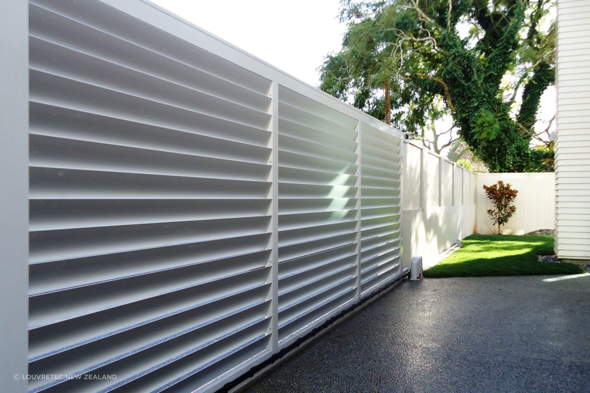 The Louvre Gates by Louvretec New Zealand showcases the styling potential that exists with modern solutions.