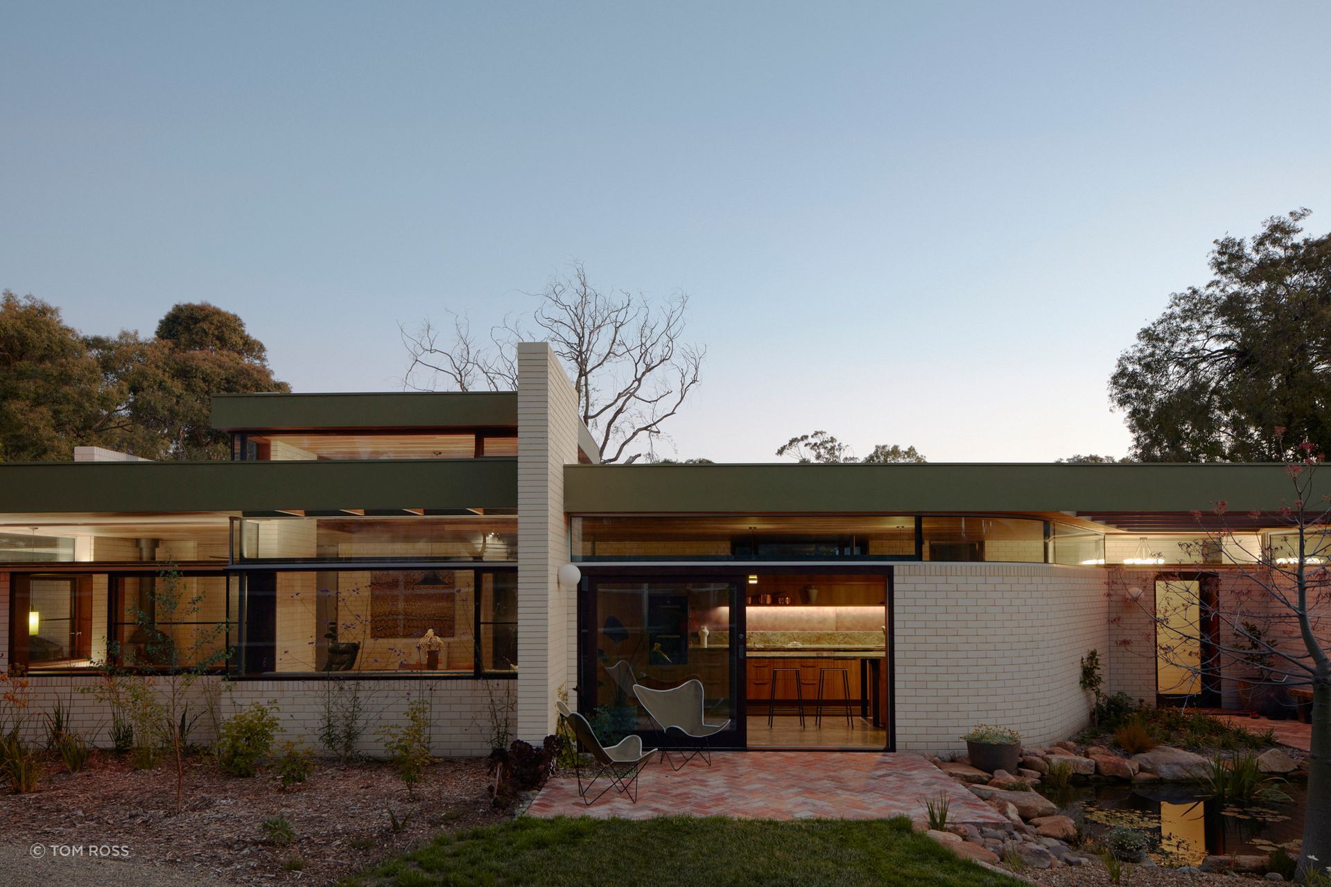 At Garden House, compact planning is softened by a strong relationship to landscape, with framed garden views, extended brick walls and open living spaces creating a sense of privacy, calm and easy flow.

Architecture: Placement