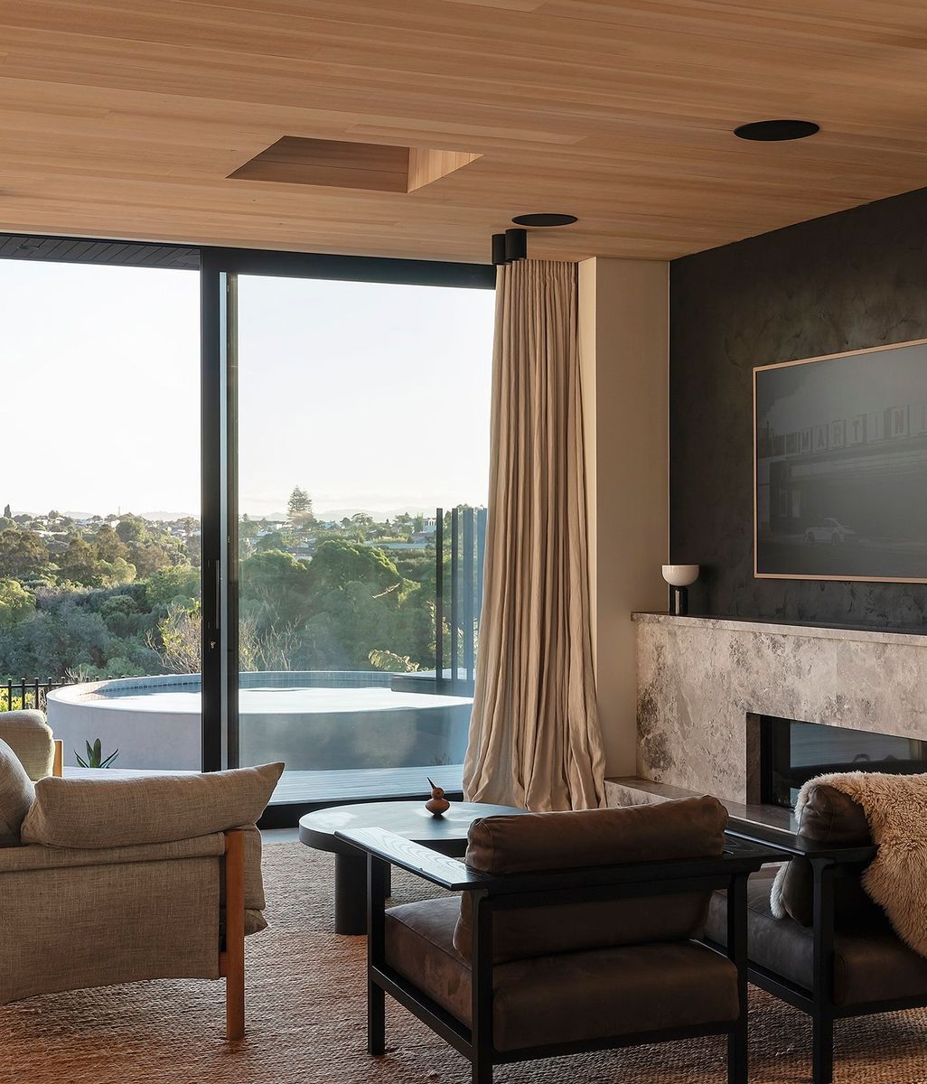 Lighting and Texture: Enhancing Interiors with Polished Plaster Finishes