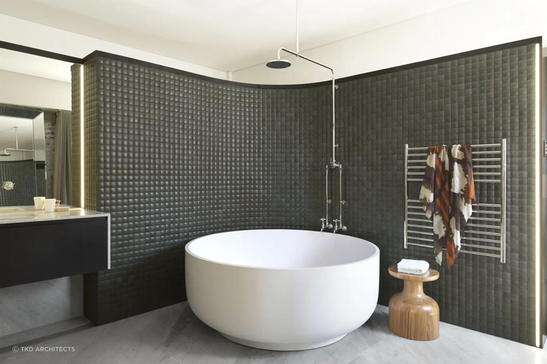 You should consider your bathroom style during the planning phase of your bathroom renovation project. Photography: Justin Alexander